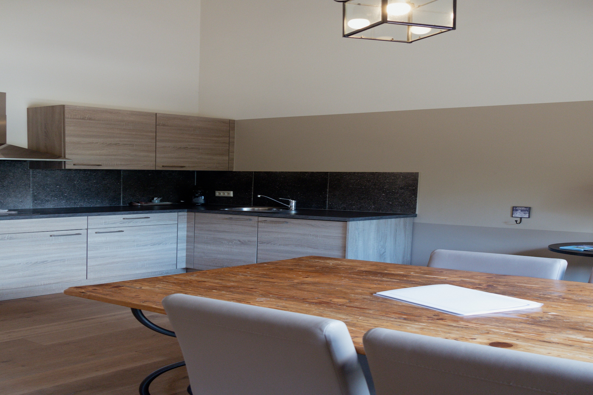 Luxe appartement Nous - Begane grond-Keuken