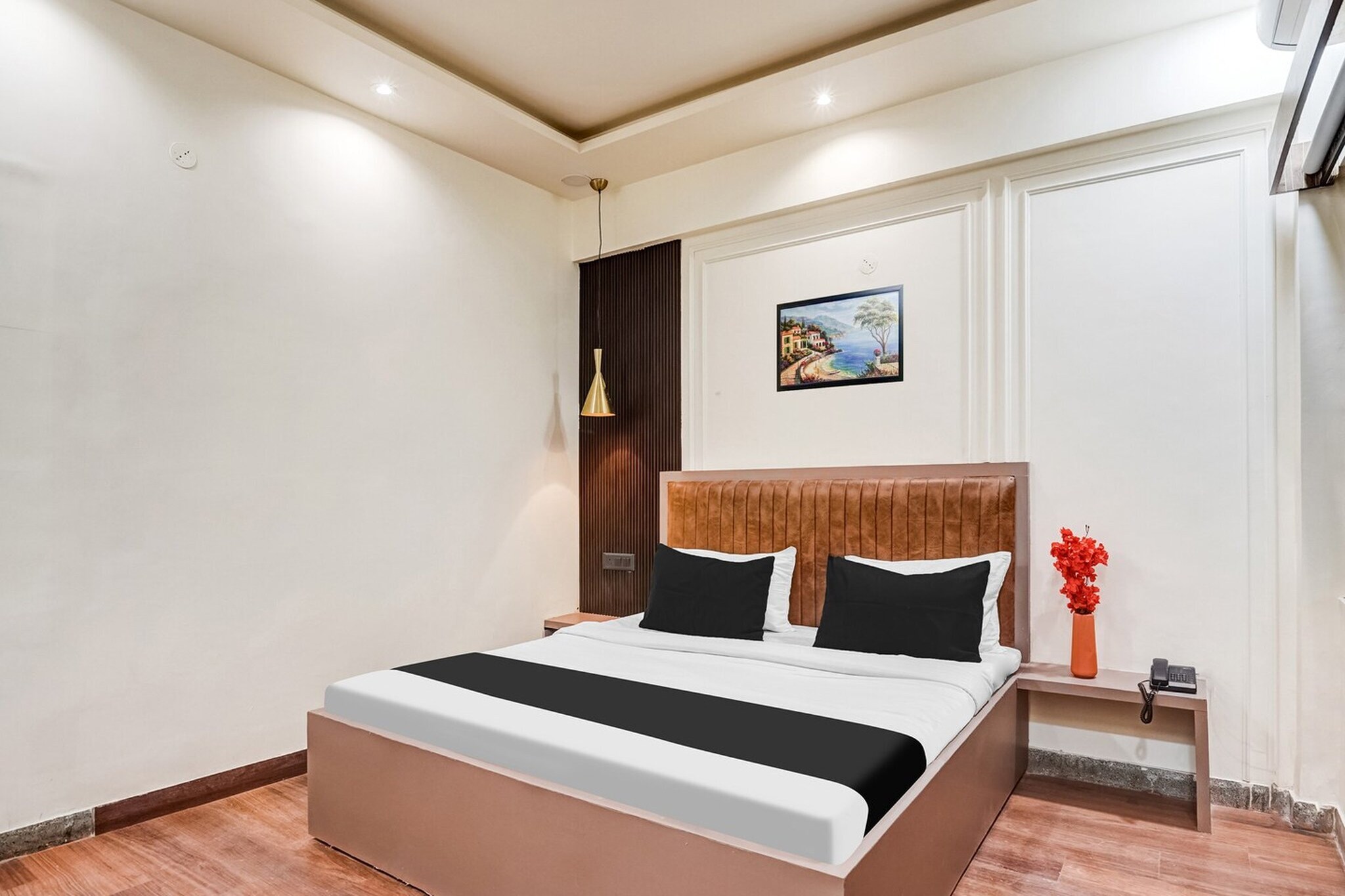 Comfortable Accommodations: Super Collection O Ratan Lal Nagar in Kanpur offers family rooms with air-conditioning, private bathrooms, work desks, and free toiletries. Each room includes a seating area, TV, and wardrobe.
Essential Facilities: Guests enjoy free WiFi, a lounge, 24-hour front desk, room service, and meeting rooms. Free on-site parking is available.
Dining Options: A continental and à la carte breakfast is served daily.
Location and Attractions: Located 10 km from Kanpur Airport and 5 km from Kānpur Central Station.
Unmarried couples are warmly welcome at this property.
Guests with local ID proof are warmly welcome.
Early Check-In Policy: A full day’s room rate will be charged for check-ins before 6:00 AM. Complimentary early check-in is available between 6:00 AM and 10:00 AM, subject to room availability.
Check-in is only available to guests aged 18 and above. Please provide a government-issued ID to confirm your age.