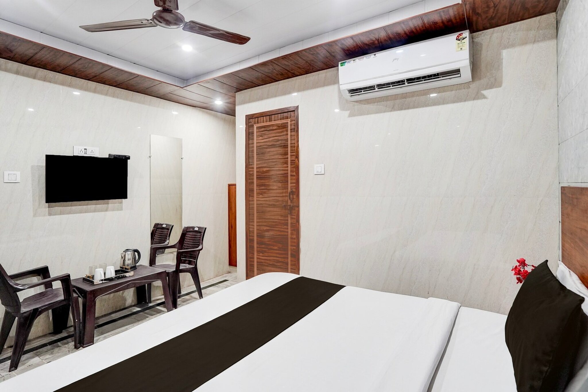Hotel O Govind Nagar Kanpur Maharoopa