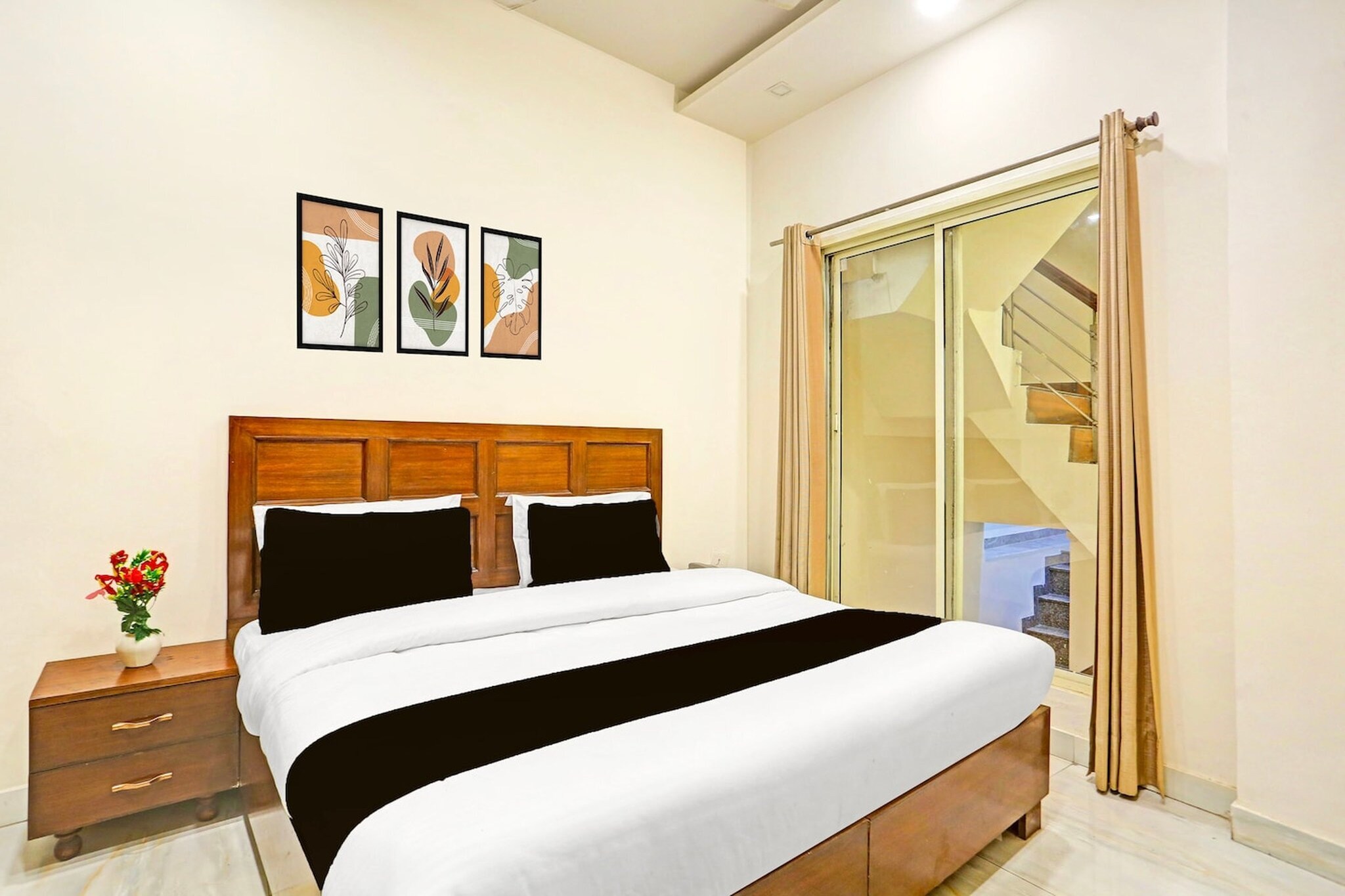 Comfortable Accommodations: Super Hotel O Sector 45 in Chandigarh offers family rooms with air-conditioning, private bathrooms, work desks, and seating areas. Each room includes free WiFi, a TV, and free toiletries.

Convenient Facilities: Guests enjoy free on-site parking, a lift, 24-hour front desk, housekeeping service, and room service. The hotel provides a continental breakfast and a variety of amenities to ensure a pleasant stay.

Prime Location: Located 3 km from Chandigarh Airport, the hotel is near attractions such as Rock Garden (8 km), Mohali Cricket Stadium (4 km), Sukhna Lake (7 km), and Panjab University (9 km). Free WiFi is available throughout the property.

Highly Rated by Guests: Super Hotel O Sector 45 is highly rated by guests for its excellent service and comfortable accommodations.

Unmarried couples are warmly welcome at this property.
Guests with local ID proof are warmly welcome.

Early Check-In Policy: A full dayâ€™s room rate will be charged for check-ins before 6:00 AM. Complimentary early check-in is available between 6:00 AM and 10:00 AM, subject to room availability.
Check-in is only available to guests aged 18 and above. Please provide a government-issued ID to confirmÂ yourÂ age.
