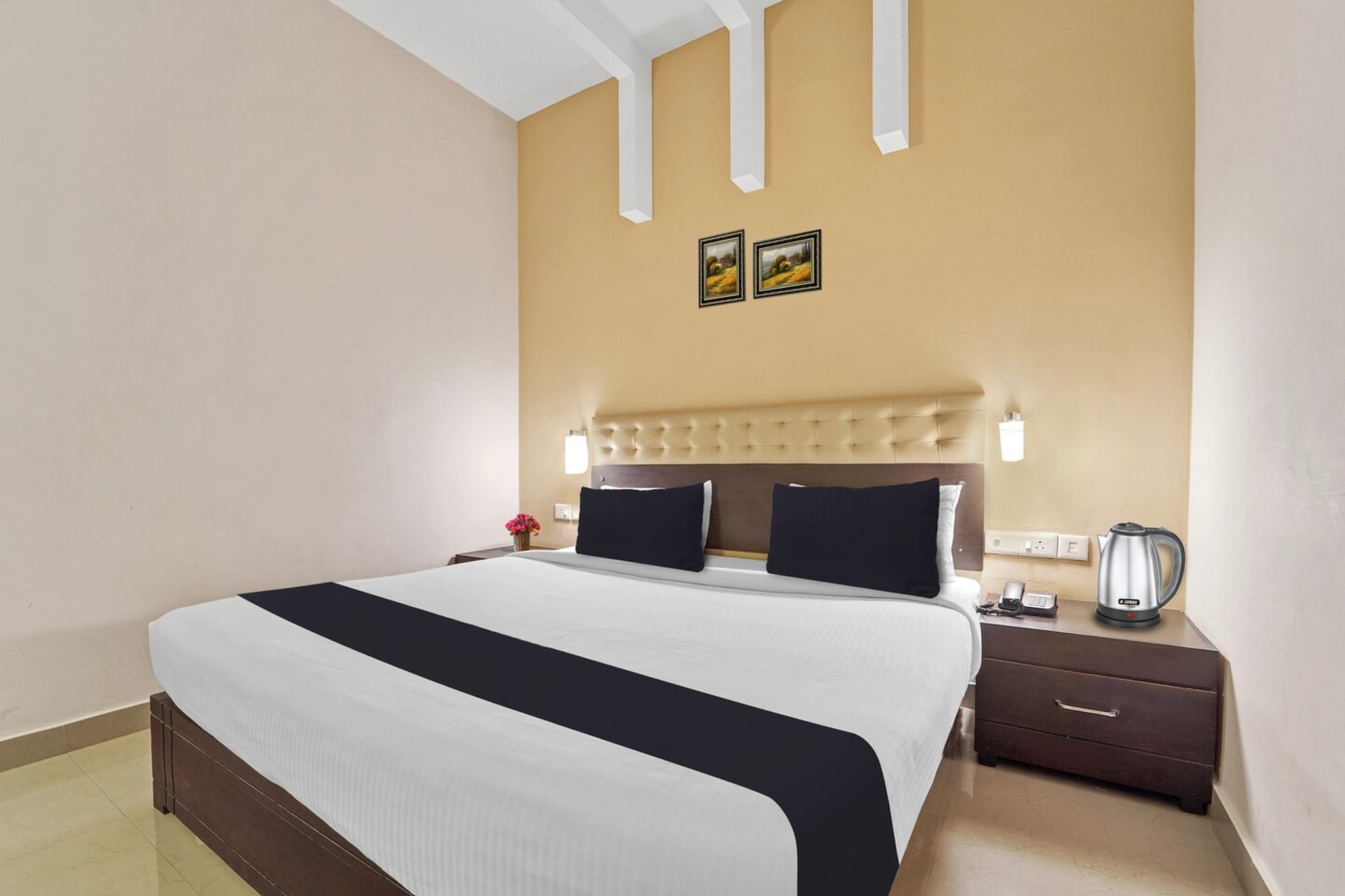 OYO Rooms Airport Extension(KOC192) offers accommodation in Kāladi. Guests can enjoy the on-site bar.
All rooms are fitted with a TV.
Cochin is 26 km from OYO Rooms Airport Extension(KOC192), while Ernakulam is 24 km away. Kochi International Airport is 4 km from the property.
Unmarried couples are warmly welcome at this property.
Guests with local ID proof are warmly welcome.
Smoking not allowed.
Alcohol consumption prohibited on the premises.
Early Check-In Policy: A full day’s room rate will be charged for check-ins before 6:00 AM. Complimentary early check-in is available between 6:00 AM and 10:00 AM, subject to room availability.
Check-in is only available to guests aged 18 and above. Please provide a government-issued ID to confirm your age.