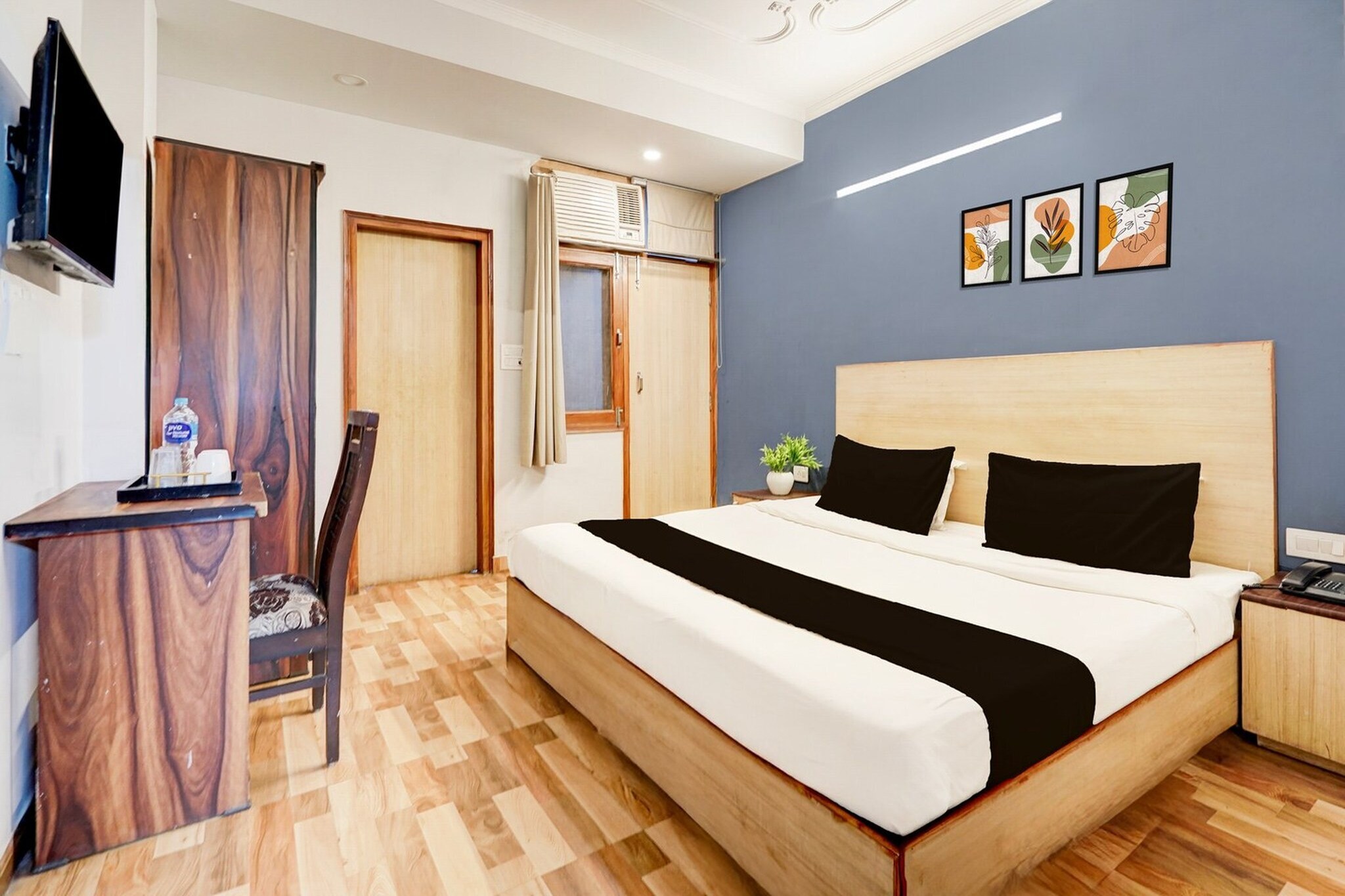 Comfortable Accommodations: Collection O Sector 20 Noida in Noida offers family rooms with air-conditioning, TV, and free WiFi. Each room includes a private bathroom and essential amenities for a pleasant stay.
Convenient Facilities: Guests benefit from a lift, 24-hour front desk, shared kitchen, housekeeping service, and room service. The hotel provides a welcoming environment with English and Hindi spoken at reception.
Prime Location: Located 18 km from Hindon Airport, the hotel is near attractions such as Swaminarayan Akshardham (10 km), Humayun's Tomb and Pragati Maidan (13 km), and India Gate (16 km). Highly rated by guests for its excellent service.
Unmarried couples are warmly welcome at this property.
Guests with local ID proof are warmly welcome.
Early Check-In Policy: A full day’s room rate will be charged for check-ins before 6:00 AM. Complimentary early check-in is available between 6:00 AM and 10:00 AM, subject to room availability.
Check-in is only available to guests aged 18 and above. Please provide a government-issued ID to confirm your age.