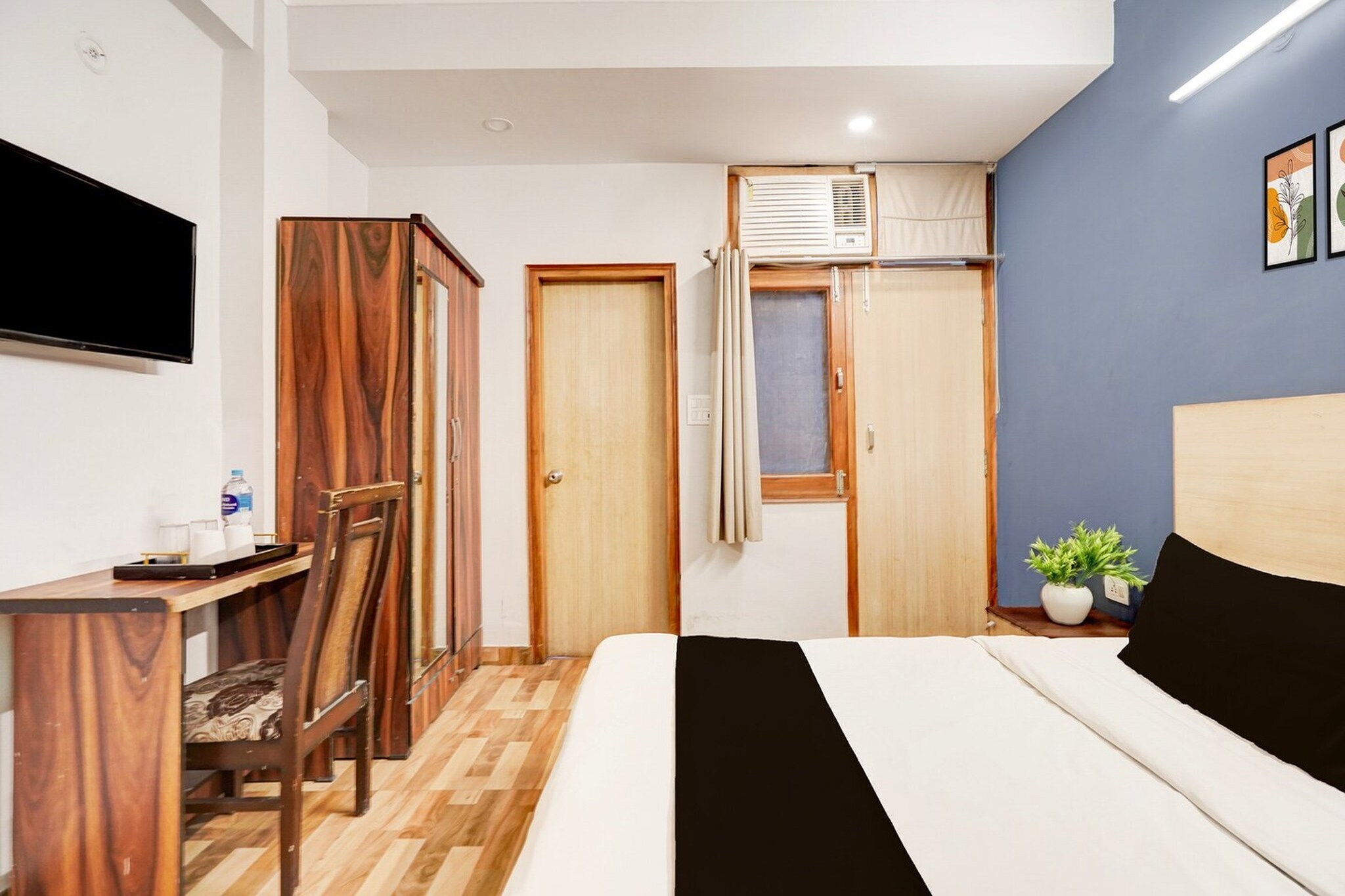 Super Collection O Sector 20 Noida