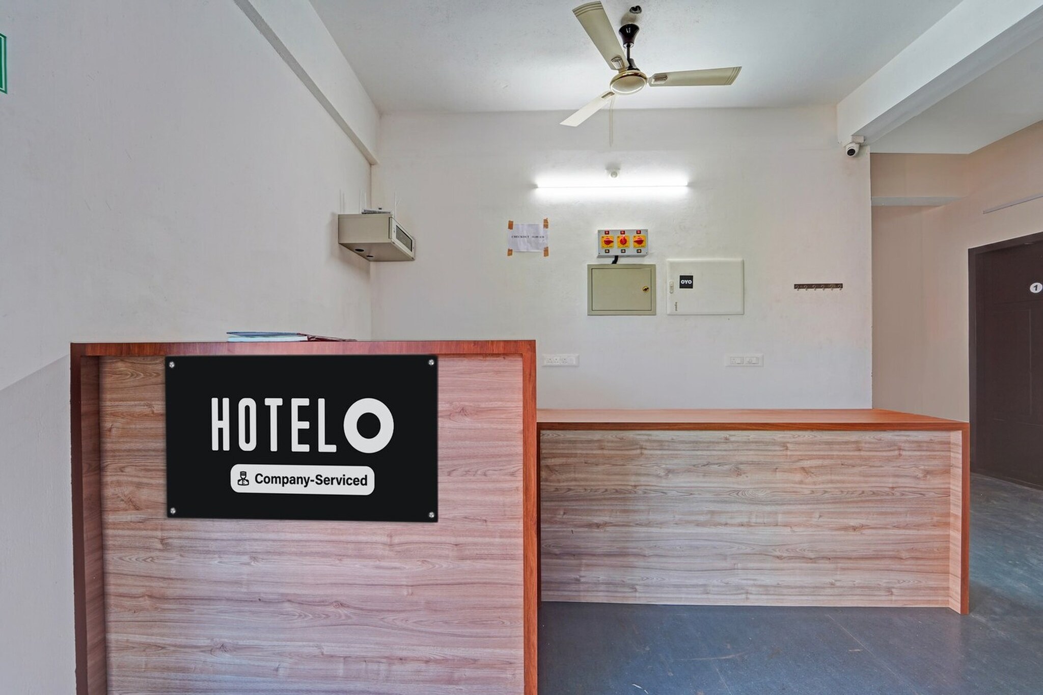 Ground floor: (bedroom(double bed, TV, seating area, air conditioning, telephone), bathroom(bathtub or shower, shower, washbasin, toilet, Towels incl., shampoo, body soap, hot water))