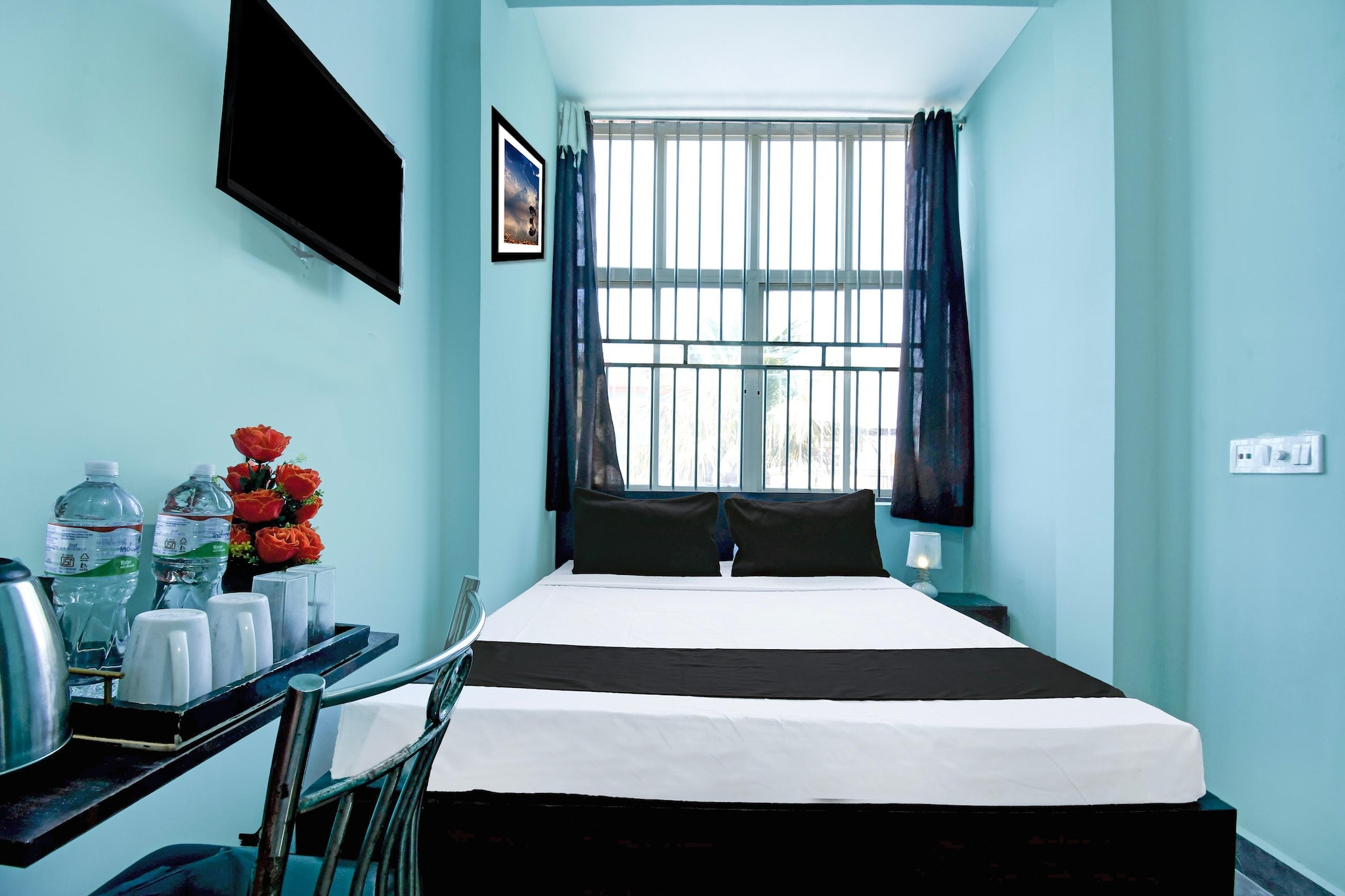 Ground floor: (bedroom(double bed, TV, seating area, air conditioning, telephone), bathroom(bathtub or shower, shower, washbasin, toilet, Towels incl., shampoo, body soap, hot water))