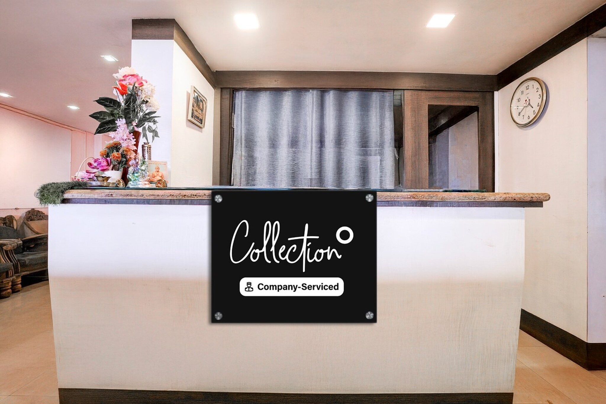 Ground floor: (bedroom(double bed, TV, seating area, air conditioning, Towels incl., telephone), bathroom(bathtub or shower, shower, washbasin, toilet, shampoo, body soap, hot water))