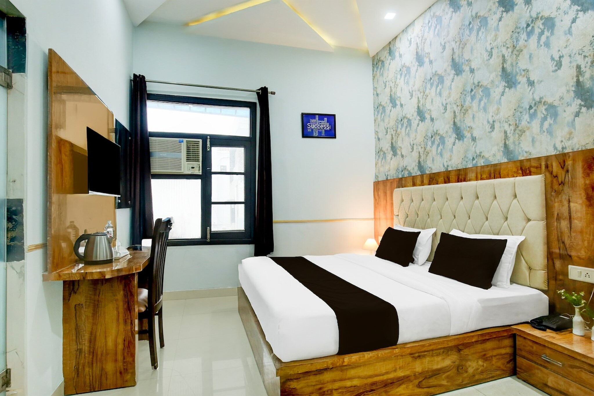 Set within 2.6 km of Golden Temple and 2.5 km of Jallianwala Bagh, Super Collection O Ishwar Nagar Near Golden Temple Formerly Chahal Residency offers rooms with air conditioning and a private bathroom in Amritsar. Among the facilities at this property are a shared kitchen and a shared lounge, along with free WiFi throughout the property. The accommodation features room service, a 24-hour front desk and luggage storage for guests.
All guest rooms at the hotel come with a seating area, a flat-screen TV with satellite channels and a private bathroom with free toiletries and a bath or shower. The rooms feature a desk.
A continental breakfast is available at Super Collection O Ishwar Nagar Near Golden Temple Formerly Chahal Residency.
Durgiana Temple is 4.5 km from the accommodation, while Wagah Border is 32 km from the property. Sri Guru Ram Dass Jee International Airport is 15 km away.
Unmarried couples are warmly welcome at this property.
Guests with local ID proof are warmly welcome.
Early Check-In Policy: A full day’s room rate will be charged for check-ins before 6:00 AM. Complimentary early check-in is available between 6:00 AM and 10:00 AM, subject to room availability.
Check-in is only available to guests aged 18 and above. Please provide a government-issued ID to confirm your age.