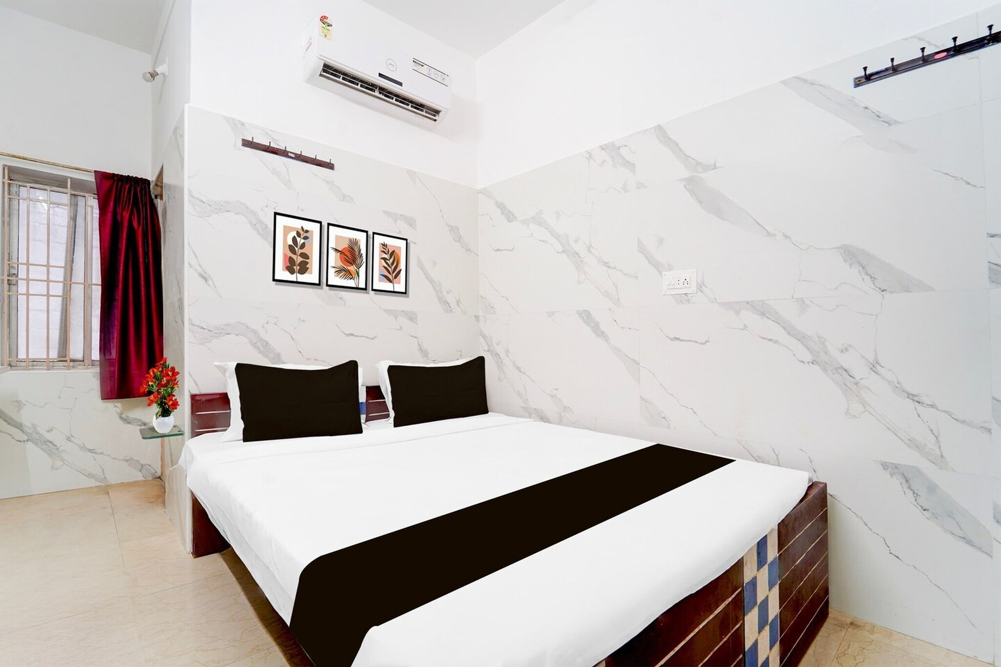 Situated within 3.1 km of Codissia Trade Fair Complex and 8.5 km of Coimbatore Junction, Super Hotel O Coimbatore Hopes College features rooms with air conditioning and a private bathroom in Coimbatore. With free WiFi, this 3-star hotel offers room service and a 24-hour front desk. The hotel has family rooms.

All rooms at the hotel are fitted with a seating area, a flat-screen TV with satellite channels and a private bathroom with free toiletries and a bath or shower. The rooms have a desk.

Podanur Junction is 11 km from Super Hotel O Coimbatore Hopes College. Coimbatore International Airport is 9 km from the property.

Unmarried couples are warmly welcome at this property.
Guests with local ID proof are warmly welcome.
Early Check-In Policy: A full day’s room rate will be charged for check-ins before 6:00 AM. Complimentary early check-in is available between 6:00 AM and 10:00 AM, subject to room availability.
Check-in is only available to guests aged 18 and above. Please provide a government-issued ID to confirm your age.