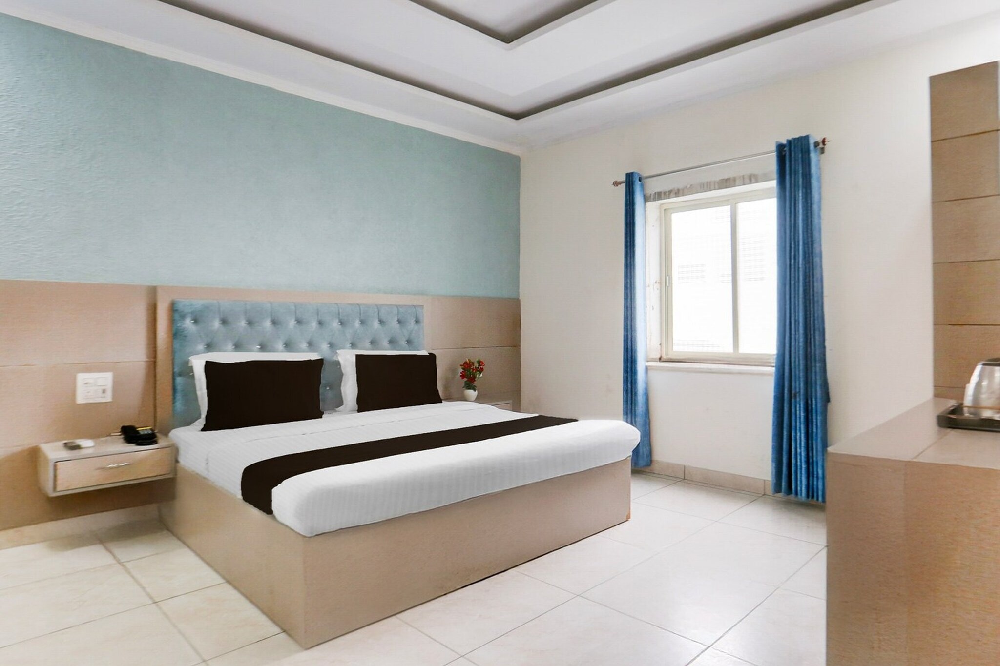 Comfortable Accommodations: Super Hotel O Heera Nagar Formerly Cosy stay in Haldwani offers family rooms with air-conditioning, private bathrooms, and free WiFi. Each room includes a work desk, seating area, TV, and free toiletries.
Convenient Facilities: Guests benefit from a 24-hour front desk, housekeeping service, room service, and luggage storage. Additional amenities include a bath, bidet, shower, slippers, and tiled floors.
Prime Location: Located 33 km from Pantnagar Airport, the hotel is 29 km from Bhimtal Lake. Reception staff speak English and Hindi.
Unmarried couples are warmly welcome at this property.
Guests with local ID proof are warmly welcome.
Early Check-In Policy: A full day’s room rate will be charged for check-ins before 6:00 AM. Complimentary early check-in is available between 6:00 AM and 10:00 AM, subject to room availability.
Check-in is only available to guests aged 18 and above. Please provide a government-issued ID to confirm your age.