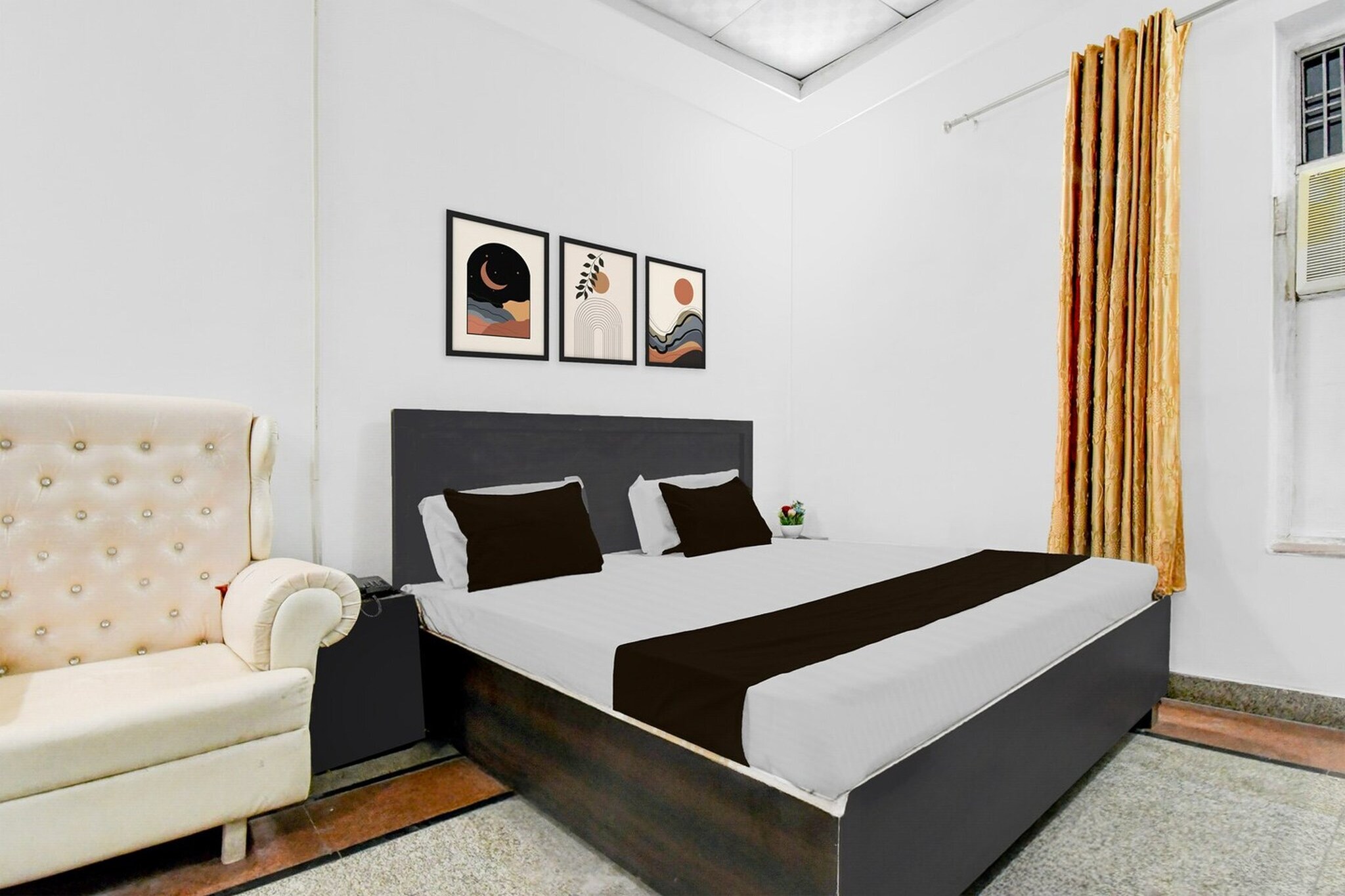 Comfortable Accommodations: Collection O Vrindavan Yojna Lucknow in Lucknow offers family rooms with air-conditioning, private bathrooms, work desks, and seating areas. Each room includes free toiletries, a bath or shower, TV, and tiled floors.
Essential Facilities: Guests enjoy free WiFi, a lounge, 24-hour front desk, shared kitchen, housekeeping, laundry, room service, meeting rooms, and luggage storage. Additional amenities include air-conditioning, TV, and wardrobes.
Convenient Location: Located 6 km from Chaudhary Charan Singh International Airport, the hotel is near Lucknow University (14 km), Lucknow Junction Railway Station (11 km), KD Singh Stadium (13 km), Ambedkar Park (14 km), and Indira Gandhi Pratishthan (16 km).
Unmarried couples are warmly welcome at this property.
Guests with local ID proof are warmly welcome.
Early Check-In Policy: A full day’s room rate will be charged for check-ins before 6:00 AM. Complimentary early check-in is available between 6:00 AM and 10:00 AM, subject to room availability.
Check-in is only available to guests aged 18 and above. Please provide a government-issued ID to confirm your age.