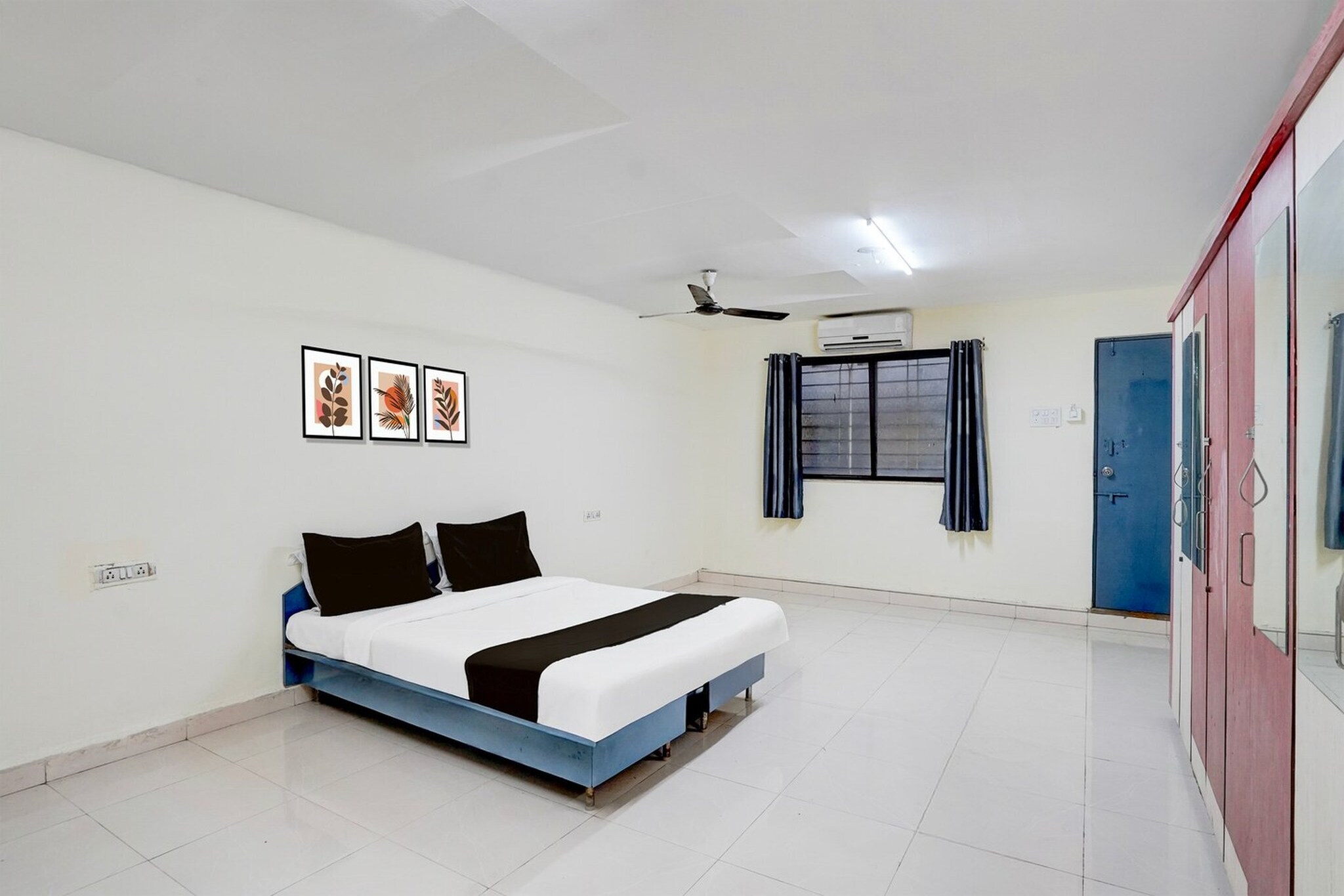Hotel O Talawade IT Park Formerly AR Rooms features air-conditioned rooms with TV in the Pimpri district of Chinchiwad. With free WiFi, this 3-star hotel offers room service and a 24-hour front desk. The hotel features family rooms.
University of Pune is 17 km from the hotel, while Pataleshwar Cave Temple is 20 km away. Pune International Airport is 21 km from the property.
Unmarried couples are warmly welcome at this property.
Guests with local ID proof are warmly welcome.
Early Check-In Policy: A full day’s room rate will be charged for check-ins before 6:00 AM. Complimentary early check-in is available between 6:00 AM and 10:00 AM, subject to room availability.
Check-in is only available to guests aged 18 and above. Please provide a government-issued ID to confirm your age.