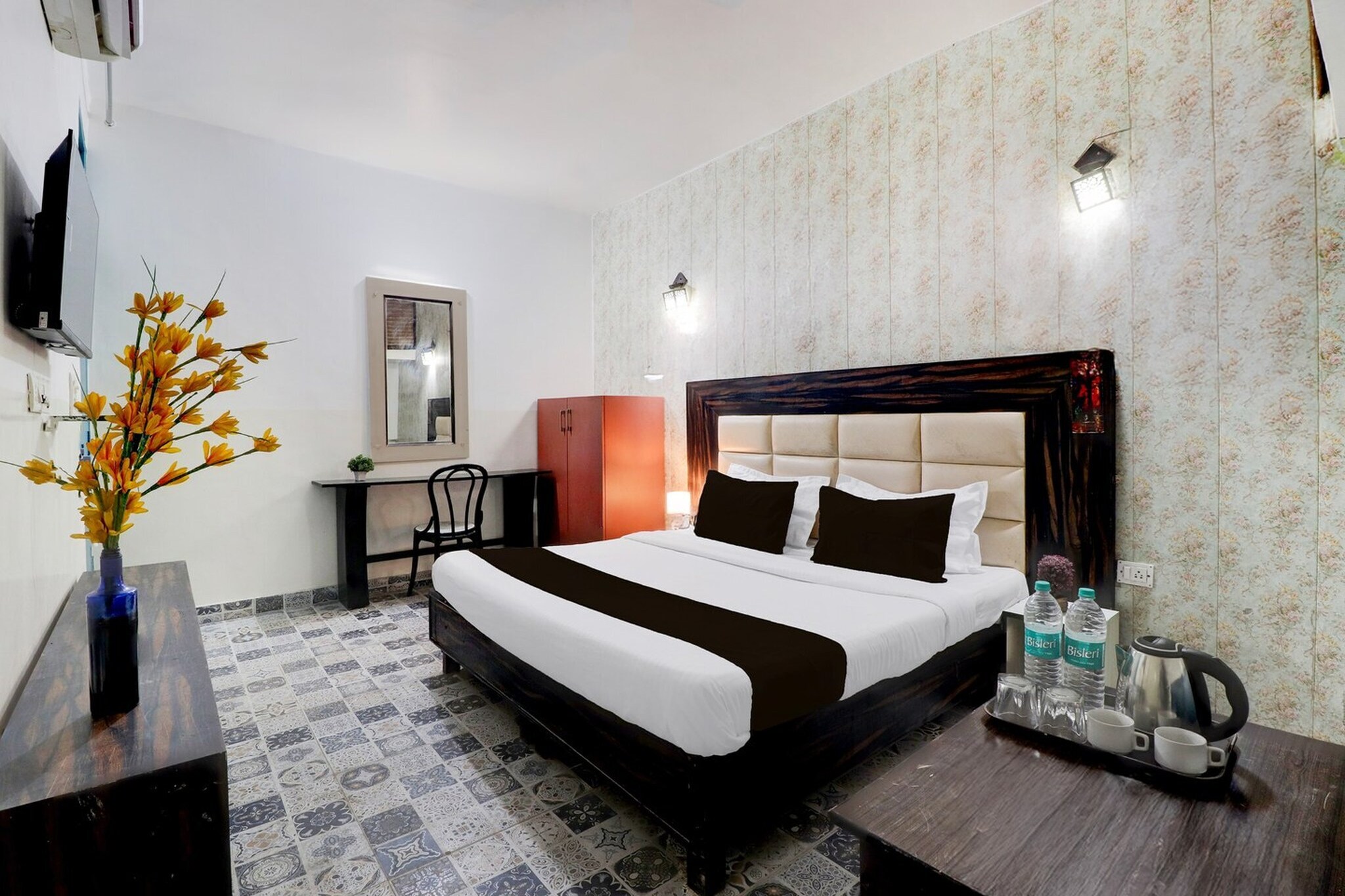 Hotel O Tehsil Chowk Doon Hospital