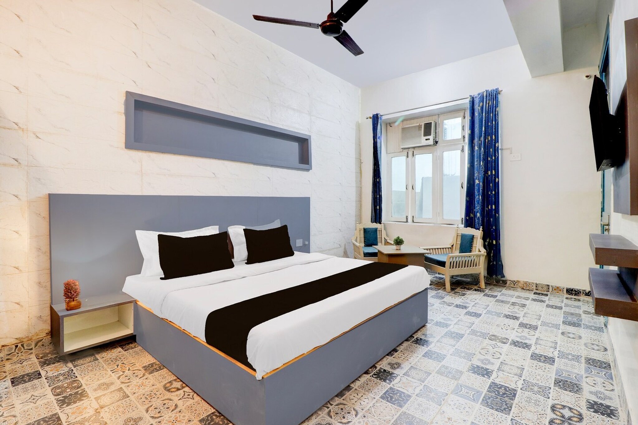 Comfortable Accommodations: Hotel O Railway Station Dehradun Formerly Hotel Comfort in Dehradun offers family rooms with air-conditioning, private bathrooms, work desks, and seating areas. Each room includes free toiletries, a bath or shower, TV, and tiled floors.

Essential Facilities: Guests enjoy free WiFi, a 24-hour front desk, housekeeping service, room service, and luggage storage. The hotel provides a welcoming environment with English and Hindi spoken at reception.

Prime Location: Located less than 1 km from Dehradun Station and a 19-minute walk to Dehradun Clock Tower, the hotel is 22 km from Dehradun Airport. Nearby attractions include Gun Hill Point (27 km).

Unmarried couples are warmly welcome at this property.
Guests with local ID proof are warmly welcome.
Apologies, but we are currently unable to host foreign nationals at this property.
Early Check-In Policy: A full dayâ€™s room rate will be charged for check-ins before 6:00 AM. Complimentary early check-in is available between 6:00 AM and 10:00 AM, subject to room availability.
Check-in is only available to guests aged 18 and above. Please provide a government-issued ID to confirmÂ yourÂ age.