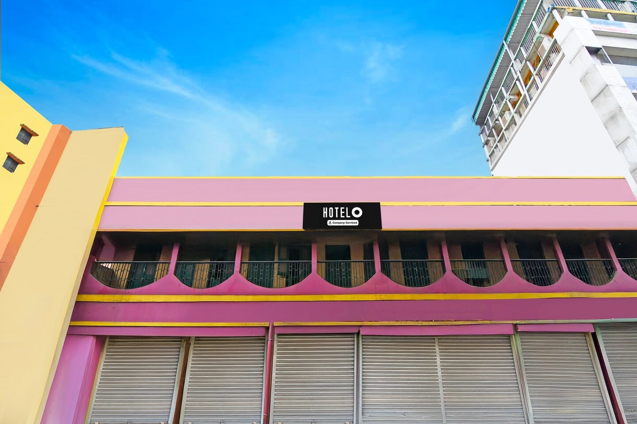 Located within 17 km of Howrah Railway Station and 18 km of Dumdum Metro Station, Super Hotel O Rishra Railway Station Formerly Green Guest House provides rooms with air conditioning and a private bathroom in Kolkata. Among the facilities at this property are room service and a 24-hour front desk, along with free WiFi throughout the property. The hotel features family rooms.

Guest rooms at the hotel are equipped with a seating area, a flat-screen TV with satellite channels and a private bathroom with free toiletries and a bath or shower. All units include a desk.

M G Road Metro Station is 19 km from the accommodation, while Esplanade Metro Station is 21 km away. Netaji Subhash Chandra Bose International Airport is 21 km from the property.

Unmarried couples are warmly welcome at this property.
Guests with local ID proof are warmly welcome.
Early Check-In Policy: A full dayâ€™s room rate will be charged for check-ins before 6:00 AM. Complimentary early check-in is available between 6:00 AM and 10:00 AM, subject to room availability.
Check-in is only available to guests aged 18 and above. Please provide a government-issued ID to confirmÂ yourÂ age.