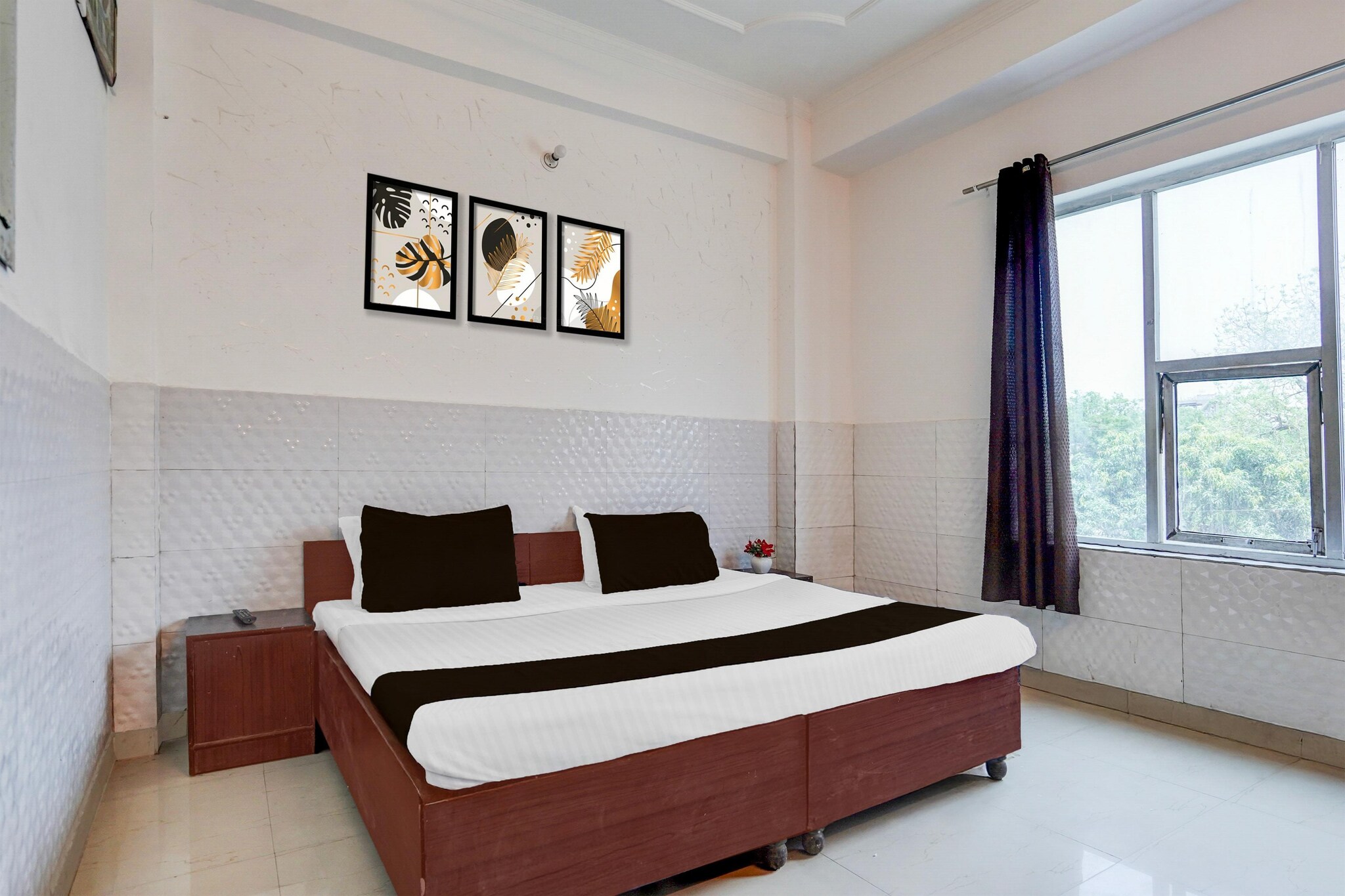 Situated within 2.2 km of Taj Mahal and 7.3 km of Agra Cantonment, Super Hotel O Shilpgram Formerly Hotel RK Palace features rooms with air conditioning and a private bathroom in Agra. This 3-star hotel offers room service and a 24-hour front desk. The hotel has family rooms.
All rooms at the hotel are fitted with a seating area, a flat-screen TV with satellite channels and a private bathroom with free toiletries and a bath or shower. All units have a desk.
Agra Fort is 5.8 km from Super Hotel O Shilpgram Formerly Hotel RK Palace, while Jama Masjid is 5.9 km from the property. Agra Airport is 9 km away.
Unmarried couples are warmly welcome at this property.
Guests with local ID proof are warmly welcome.
Early Check-In Policy: A full day’s room rate will be charged for check-ins before 6:00 AM. Complimentary early check-in is available between 6:00 AM and 10:00 AM, subject to room availability.
Check-in is only available to guests aged 18 and above. Please provide a government-issued ID to confirm your age.