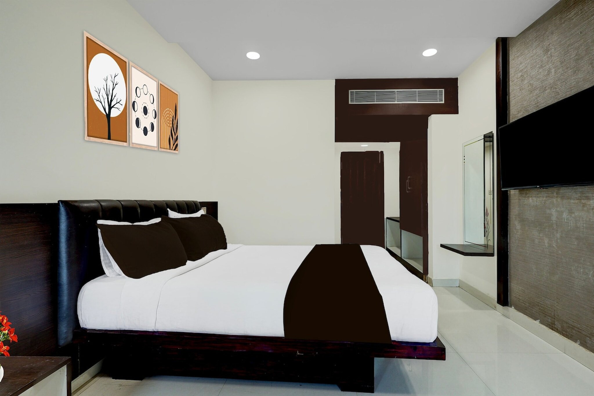 Situated within 4.7 km of Vijayawada Station and 4.7 km of Kanakadurga temple, Townhouse Oak Vijayawada Formerly Madhuvan Grand features rooms with air conditioning and a private bathroom in VijayawÄda. There is a restaurant serving Indian cuisine, and free private parking is available.

The rooms at the hotel are fitted with a seating area, a flat-screen TV with satellite channels and a private bathroom with free toiletries and a shower. All units have a desk.

Speaking English and Hindi at the 24-hour front desk, staff are ready to help around the clock.

Tenali Junction Railway Station is 34 km from Townhouse Oak Vijayawada Formerly Madhuvan Grand. Vijayawada Airport is 10 km from the property.

Unmarried couples are warmly welcome at this property.
Guests with local ID proof are warmly welcome.
Early Check-In Policy: A full dayâ€™s room rate will be charged for check-ins before 6:00 AM. Complimentary early check-in is available between 6:00 AM and 10:00 AM, subject to room availability.
Check-in is only available to guests aged 18 and above. Please provide a government-issued ID to confirmÂ yourÂ age.