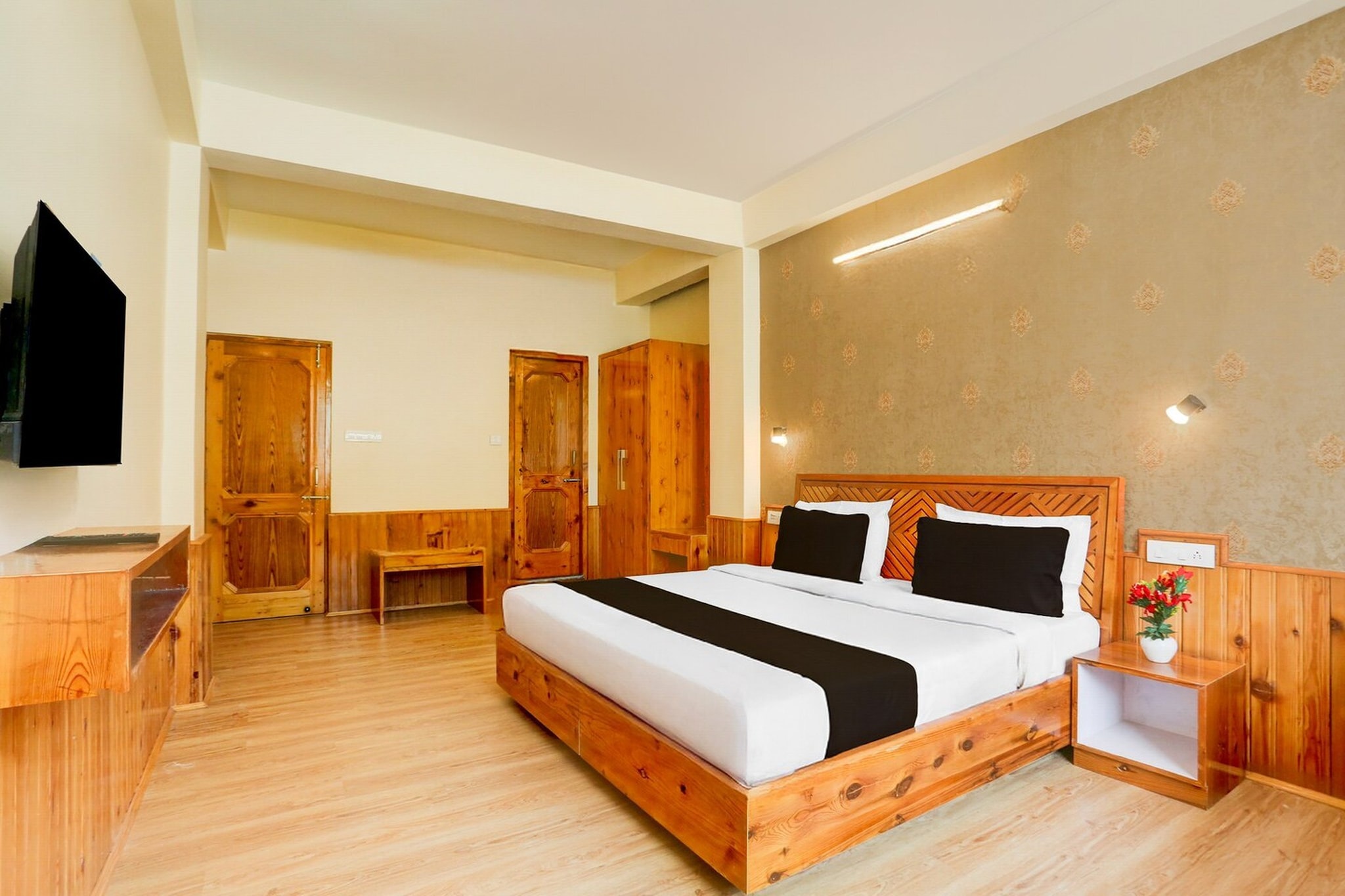 Set within 1 km of Hidimba Devi Temple and 300 metres of Circuit House, Hotel O Model Town Road offers rooms with air conditioning and a private bathroom in Manāli. With free WiFi, this 3-star hotel offers room service and a 24-hour front desk. The property is 300 metres from the city centre and 1.1 km from Tibetan Monastery.

All guest rooms at the hotel come with a seating area, a flat-screen TV with satellite channels and a private bathroom with free toiletries and a bath or shower. Guest rooms feature a desk.

Manu Temple is 1.9 km from Hotel O Model Town Road, while Solang Valley is 13 km from the property. Kullu–Manali Airport is 50 km away.

Unmarried couples are warmly welcome at this property.
Guests with local ID proof are warmly welcome.
Early Check-In Policy: A full day’s room rate will be charged for check-ins before 6:00 AM. Complimentary early check-in is available between 6:00 AM and 10:00 AM, subject to room availability.
Check-in is only available to guests aged 18 and above. Please provide a government-issued ID to confirm your age.
