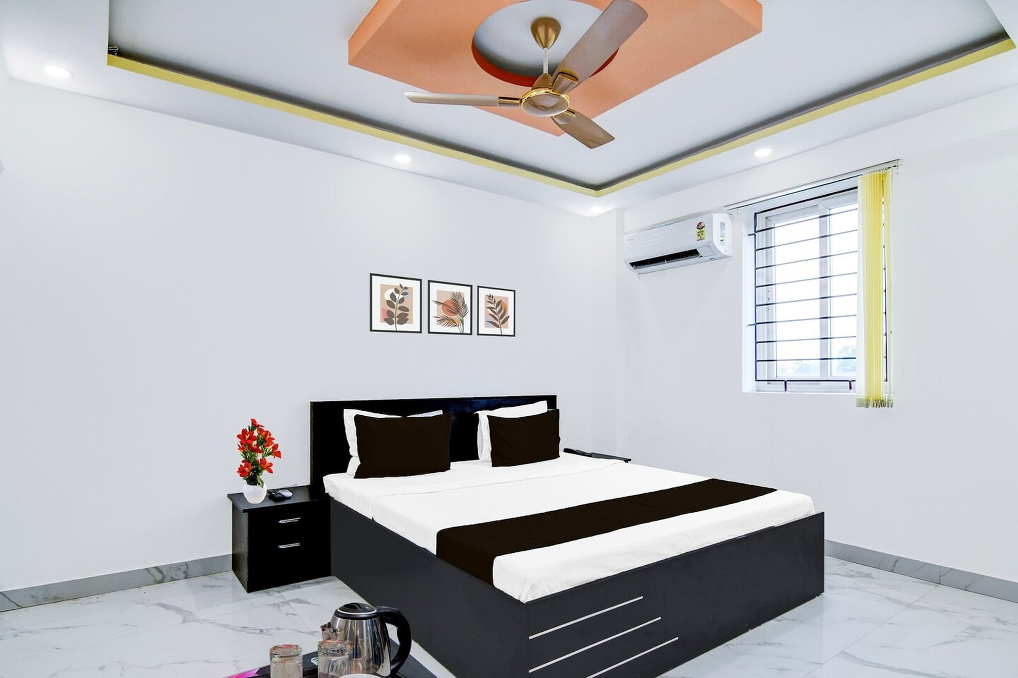 Comfortable Accommodations: Collection O Mourigram Station Howrah in Kolkata offers family rooms with air-conditioning, private bathrooms, work desks, and seating areas. Each room includes free toiletries, a bath or shower, TV, and tiled floors.

Essential Facilities: Guests enjoy free WiFi, a lift, 24-hour front desk, housekeeping service, room service, and luggage storage. The hotel provides a work desk and a seating area for added convenience.

Convenient Location: Located 31 km from Netaji Subhash Chandra Bose International Airport, the hotel is 13 km from Howrah Railway Station and Nandan. Nearby attractions include Victoria Memorial, Indian Museum, and Eden Gardens, each 14 km away.

Unmarried couples are warmly welcome at this property.
Guests with local ID proof are warmly welcome.
Apologies, but we are currently unable to host foreign nationals at this property.
Early Check-In Policy: A full dayâ€™s room rate will be charged for check-ins before 6:00 AM. Complimentary early check-in is available between 6:00 AM and 10:00 AM, subject to room availability.
Check-in is only available to guests aged 18 and above. Please provide a government-issued ID to confirmÂ yourÂ age.