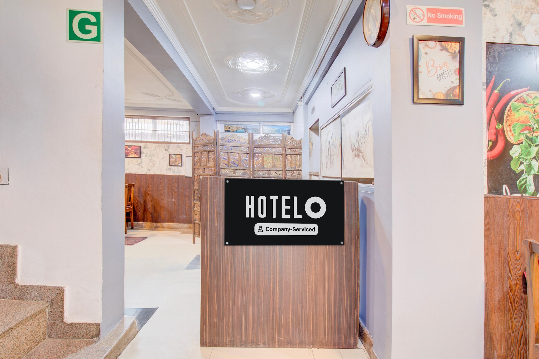 Ground floor: (bedroom(double bed, TV, seating area, air conditioning, Towels incl., telephone), bathroom(bathtub or shower, shower, washbasin, toilet, shampoo, body soap, hot water), Parking, Laundry Package for a fee)