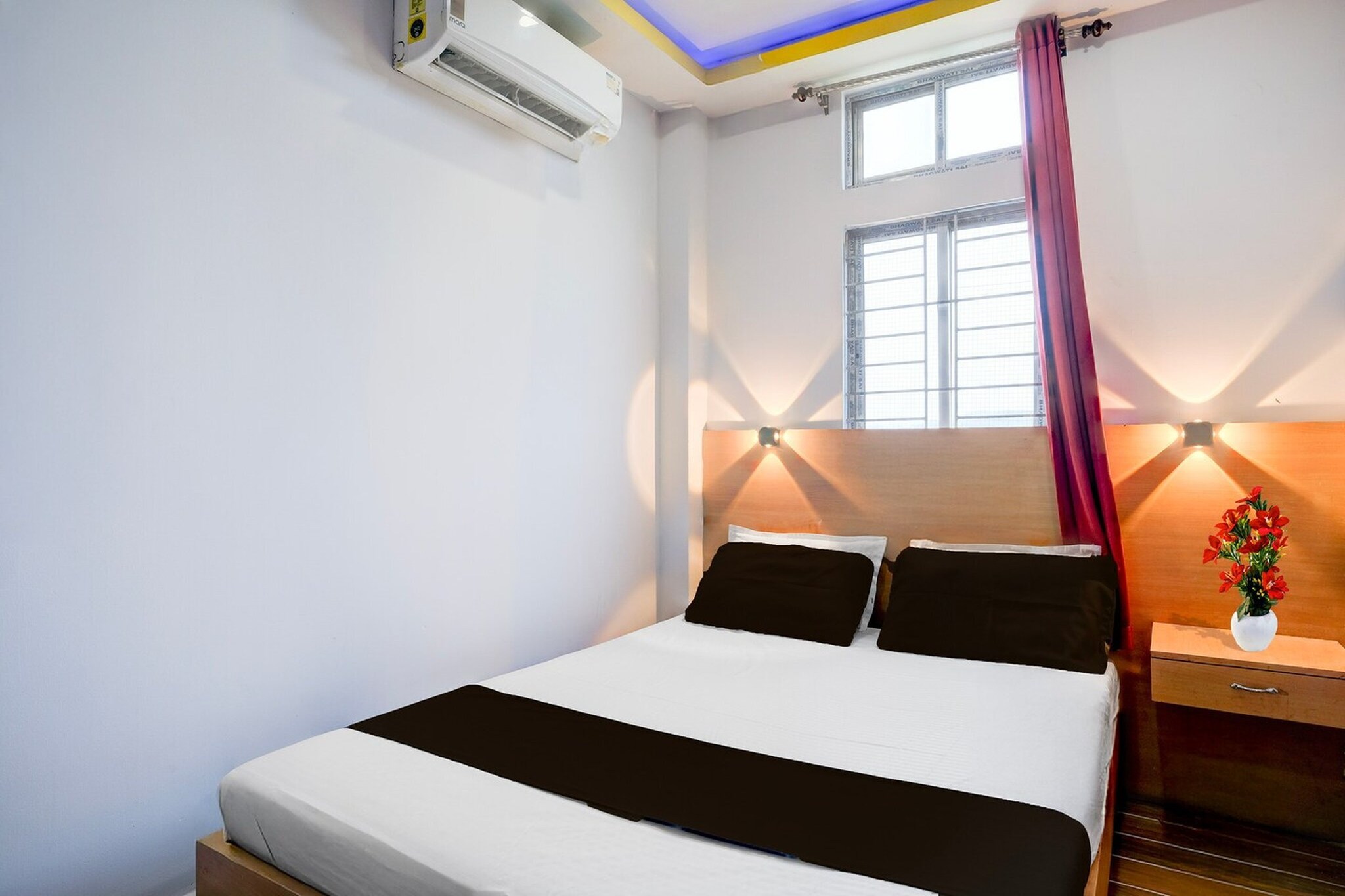 Comfortable Accommodations: Super Hotel O Hill View in Guwahati offers family rooms with air-conditioning, private bathrooms, work desks, and free WiFi throughout the property. Each room includes a TV, wardrobe, and tiled floors.

Dining and Amenities: The hotel features a restaurant serving Indian and international cuisines, a lounge, and a shared kitchen. Additional facilities include a 24-hour front desk, housekeeping, laundry, room service, and luggage storage. Free on-site parking is available.

Prime Location: Located 18 km from Lokpriya Gopinath Bordoloi International Airport, the hotel is near attractions such as Kamakhya Temple (15 km), Purva Tirupati Sri Balaji Mandir (4 km), and Guwahati Station (12 km). Highly rated by guests.

Unmarried couples are warmly welcome at this property.
Guests with local ID proof are warmly welcome.
Early Check-In Policy: A full day’s room rate will be charged for check-ins before 6:00 AM. Complimentary early check-in is available between 6:00 AM and 10:00 AM, subject to room availability.
Check-in is only available to guests aged 18 and above. Please provide a government-issued ID to confirm your age.
