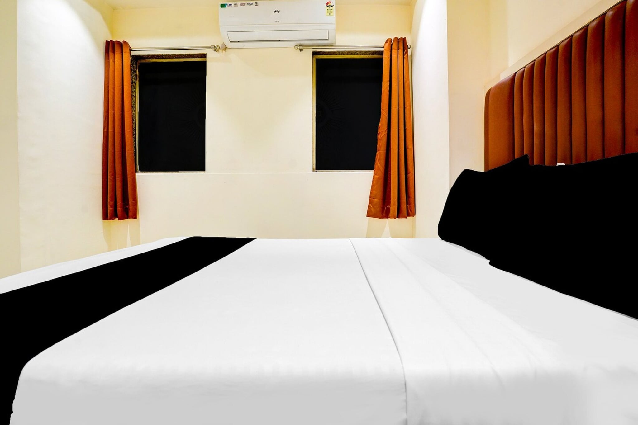 Collection O Ulhasnagar Railway Station