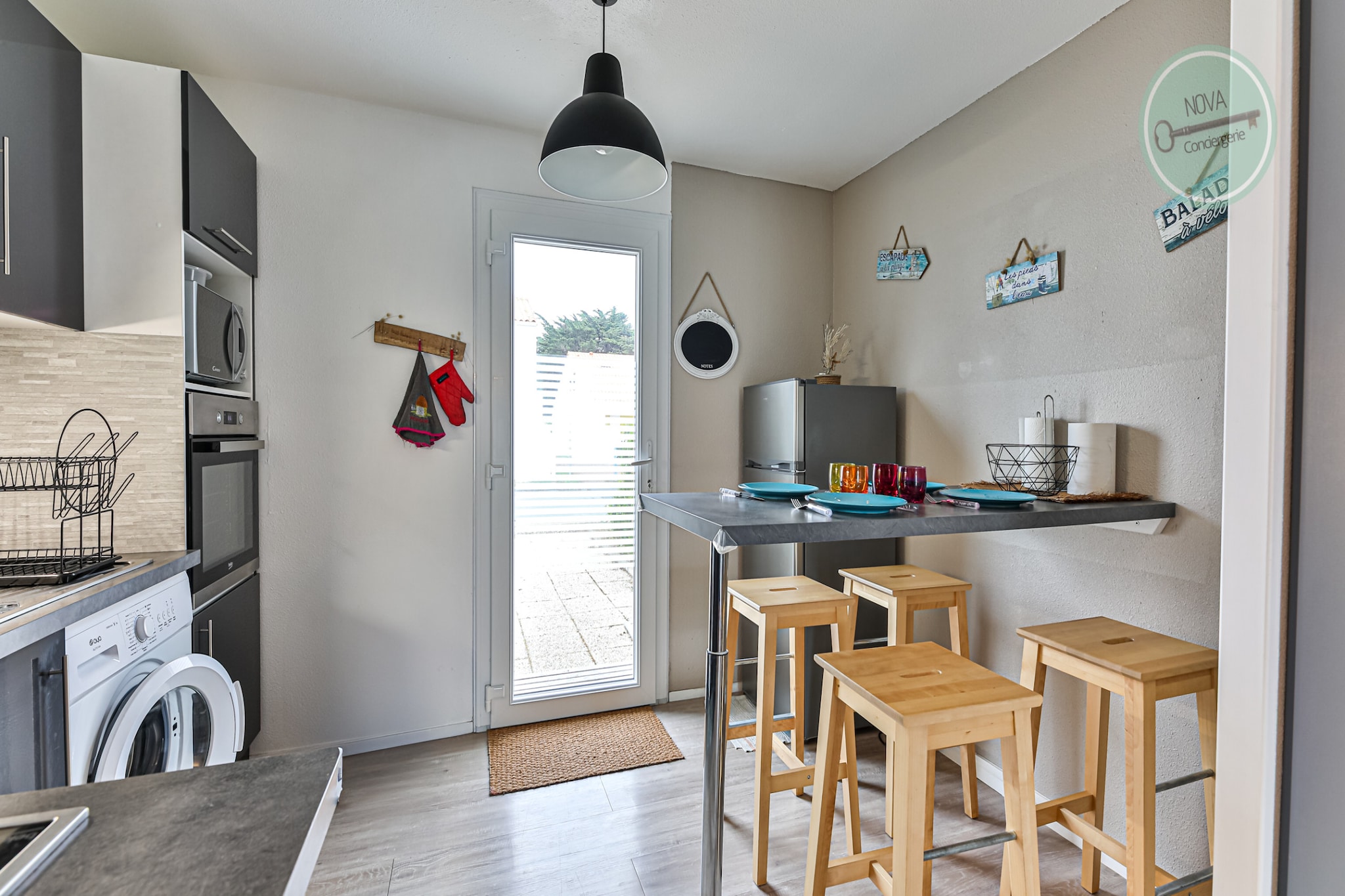 Maison Saint Surin 26-Eetkamer