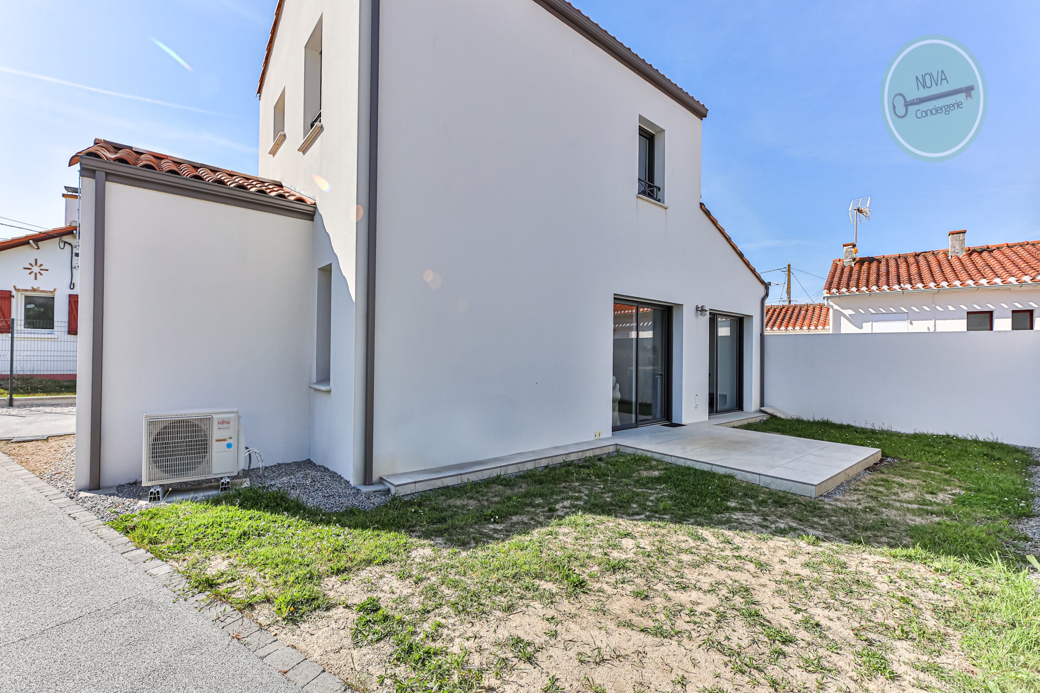 Maison familiale rue des Cordes-Exterior summer