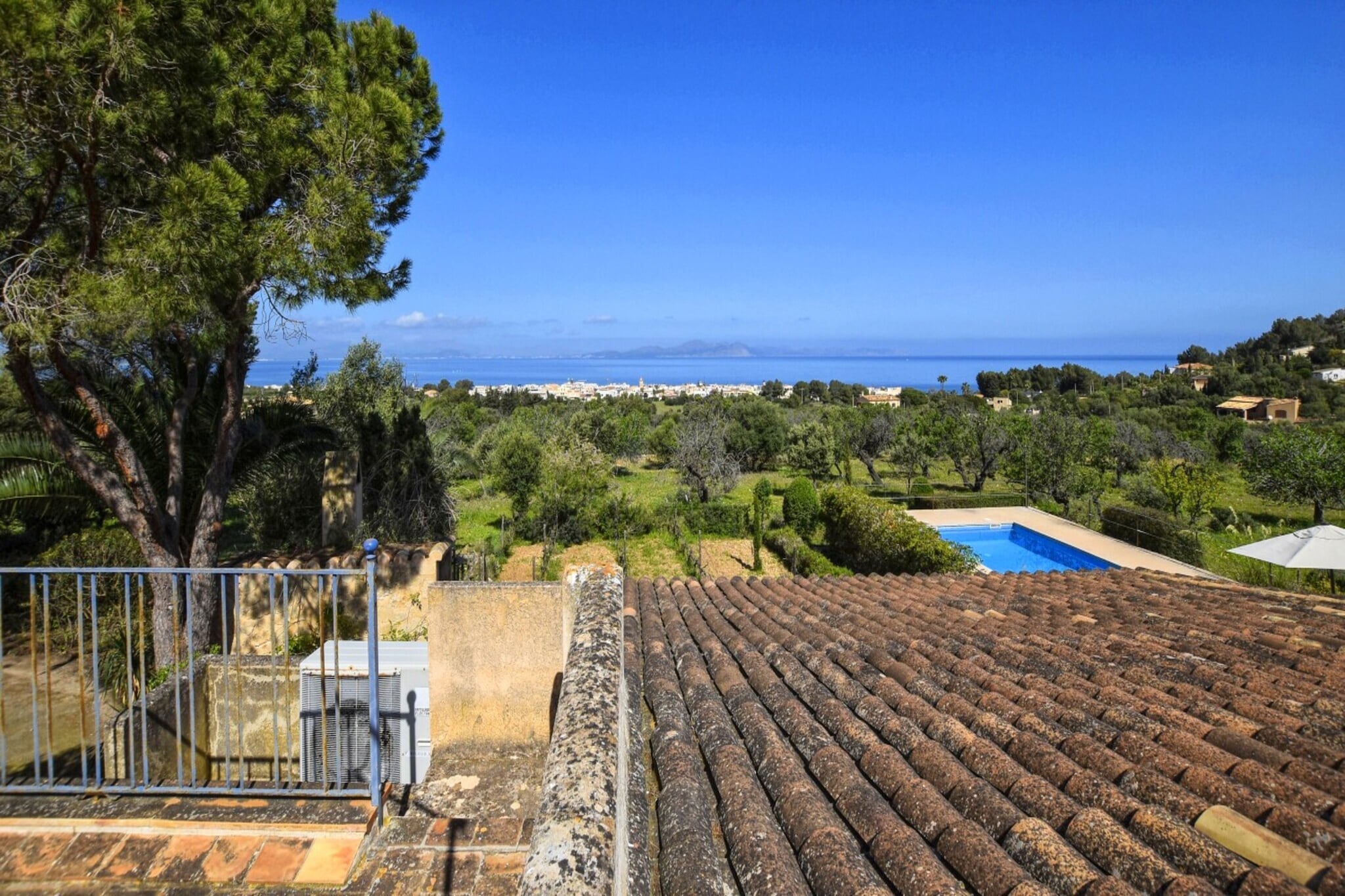 El Parral-View summer