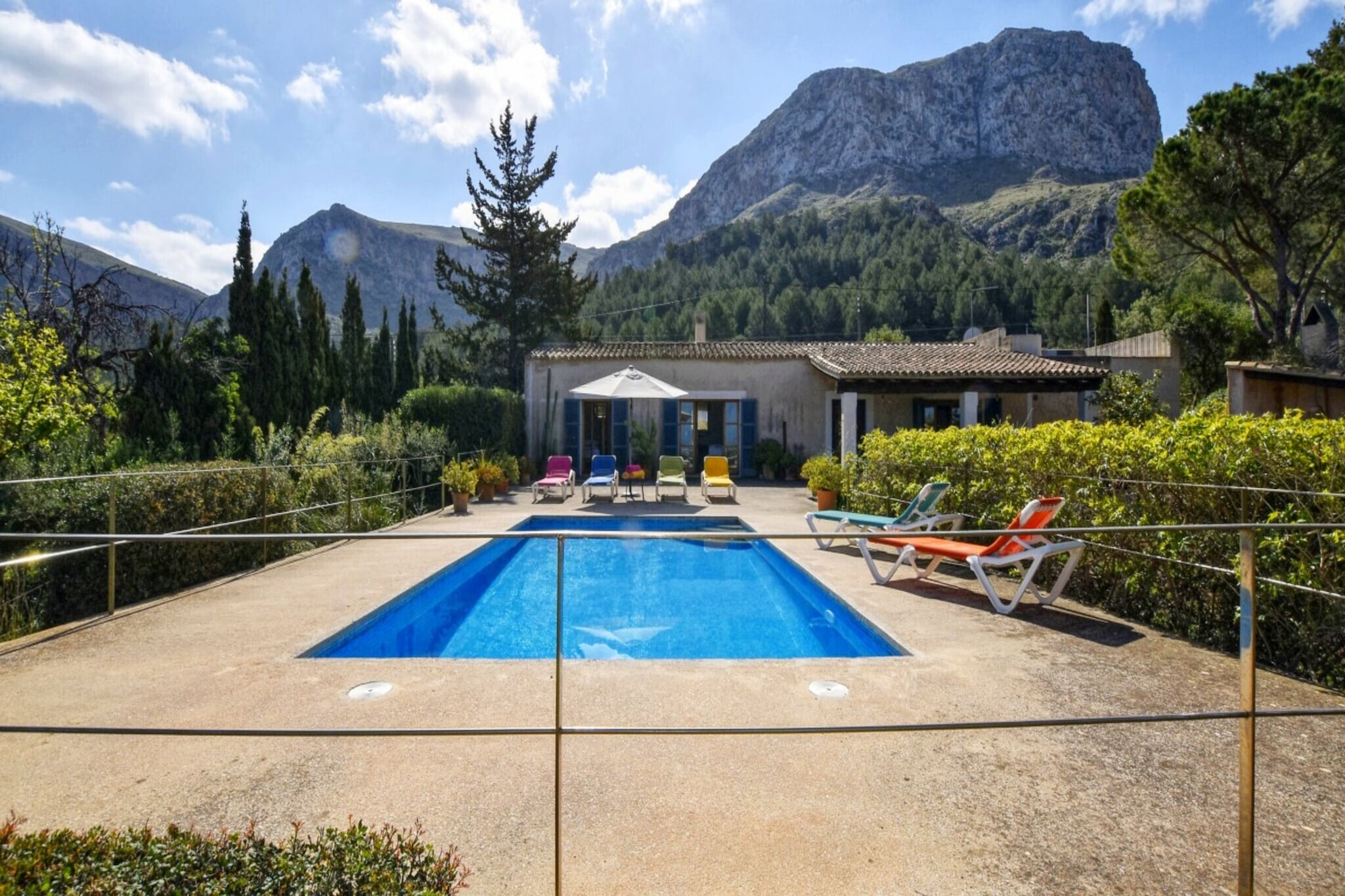 El Parral-Exterior summer