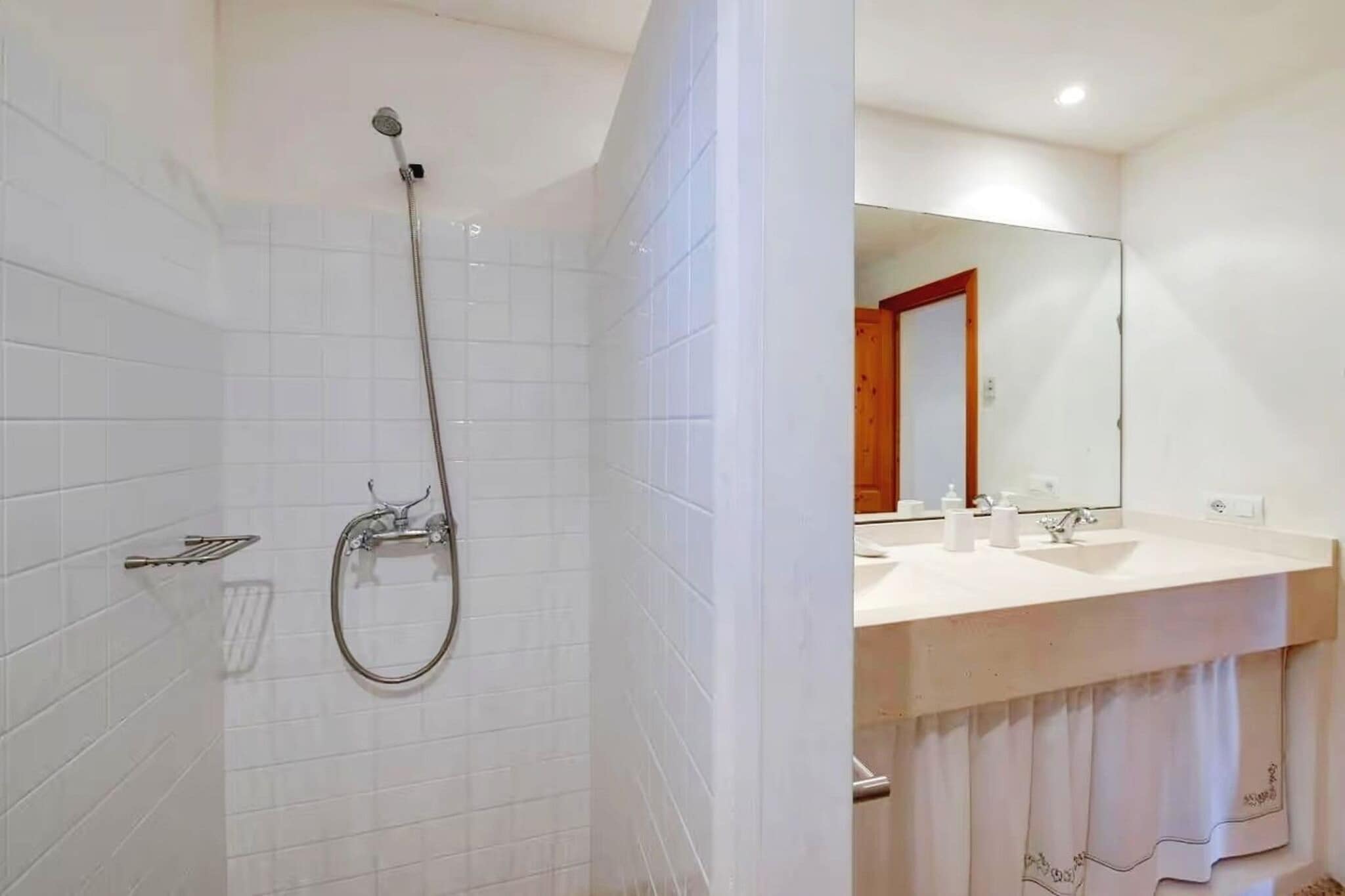 El Parral-Bathroom