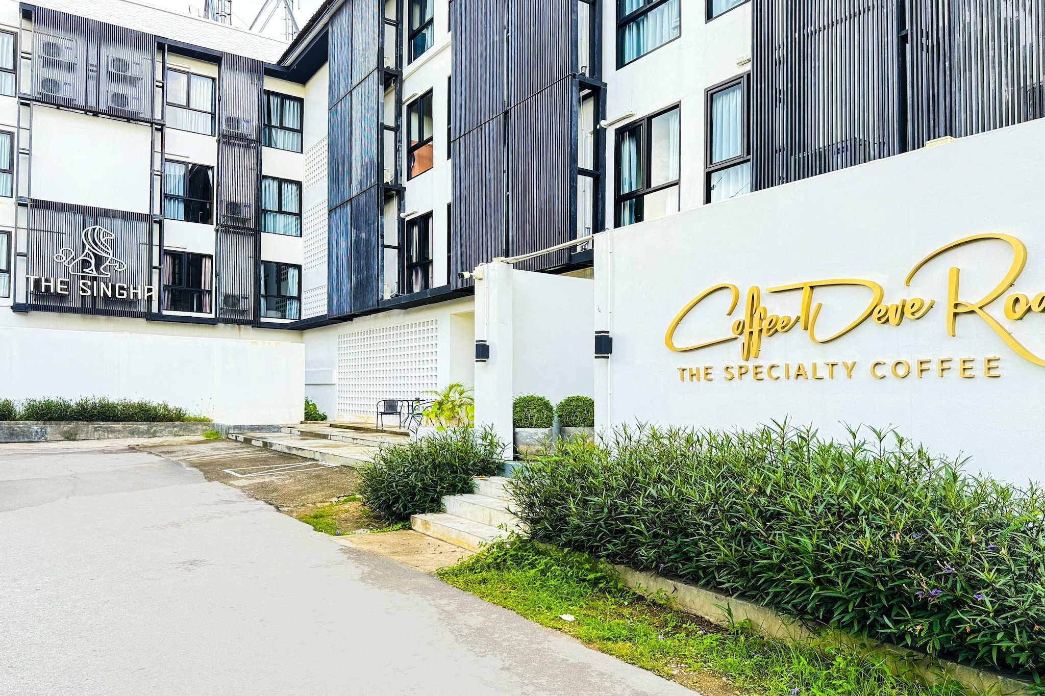 Comfy Standard Double | Simple, Relaxing Stay