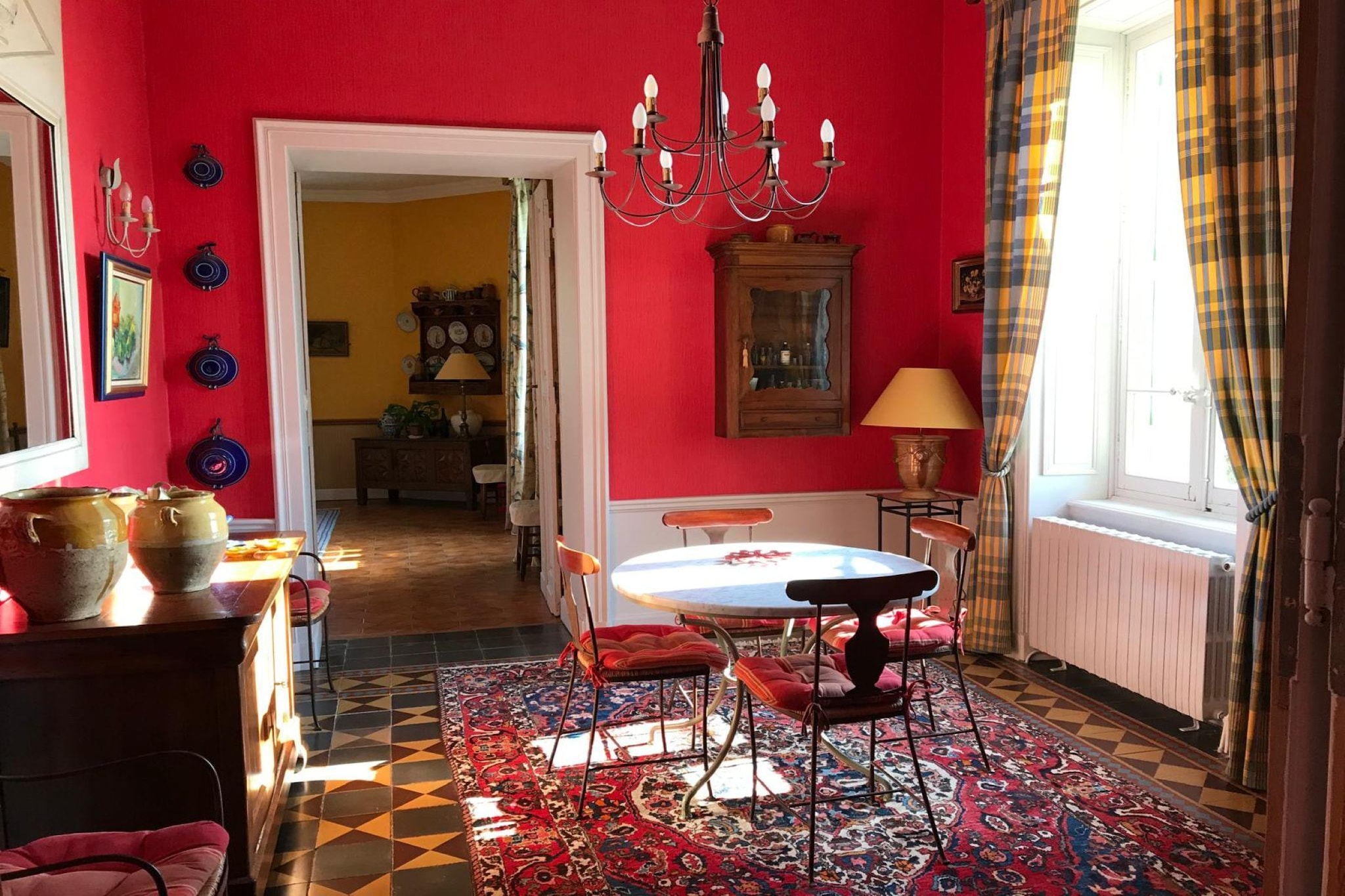 Maison de Maitre avec piscine-Salle à manger