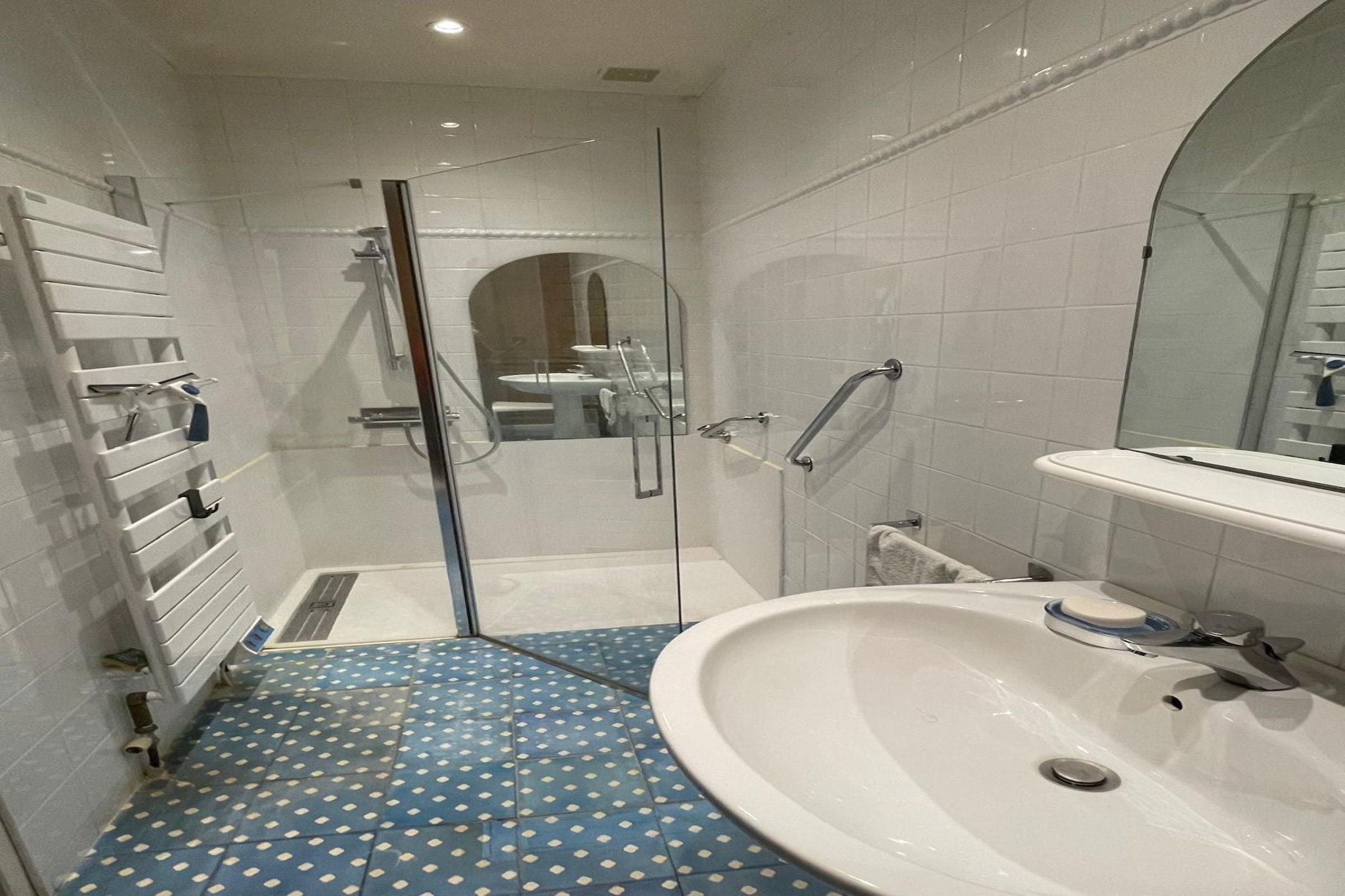 Maison de Maitre avec piscine-Salle de bain