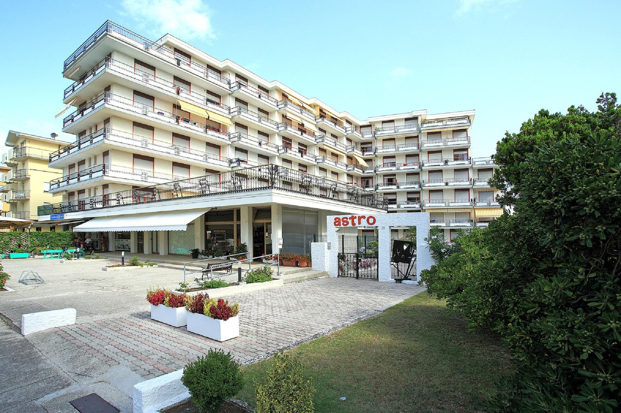 Astro 7