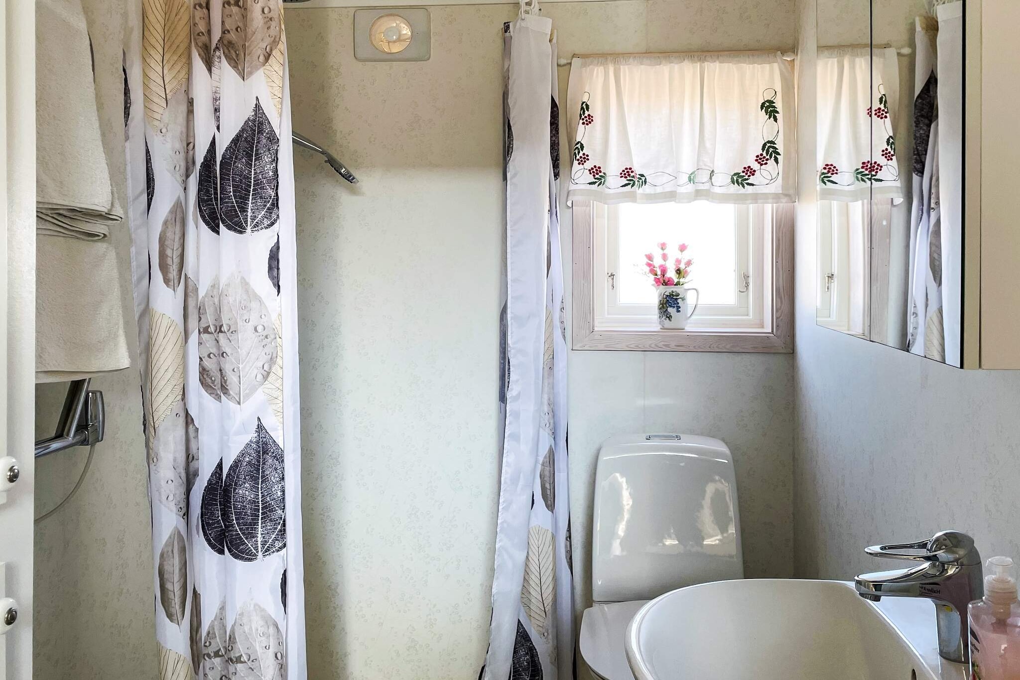 Charmant tuinhuisje in Levide-Binnen