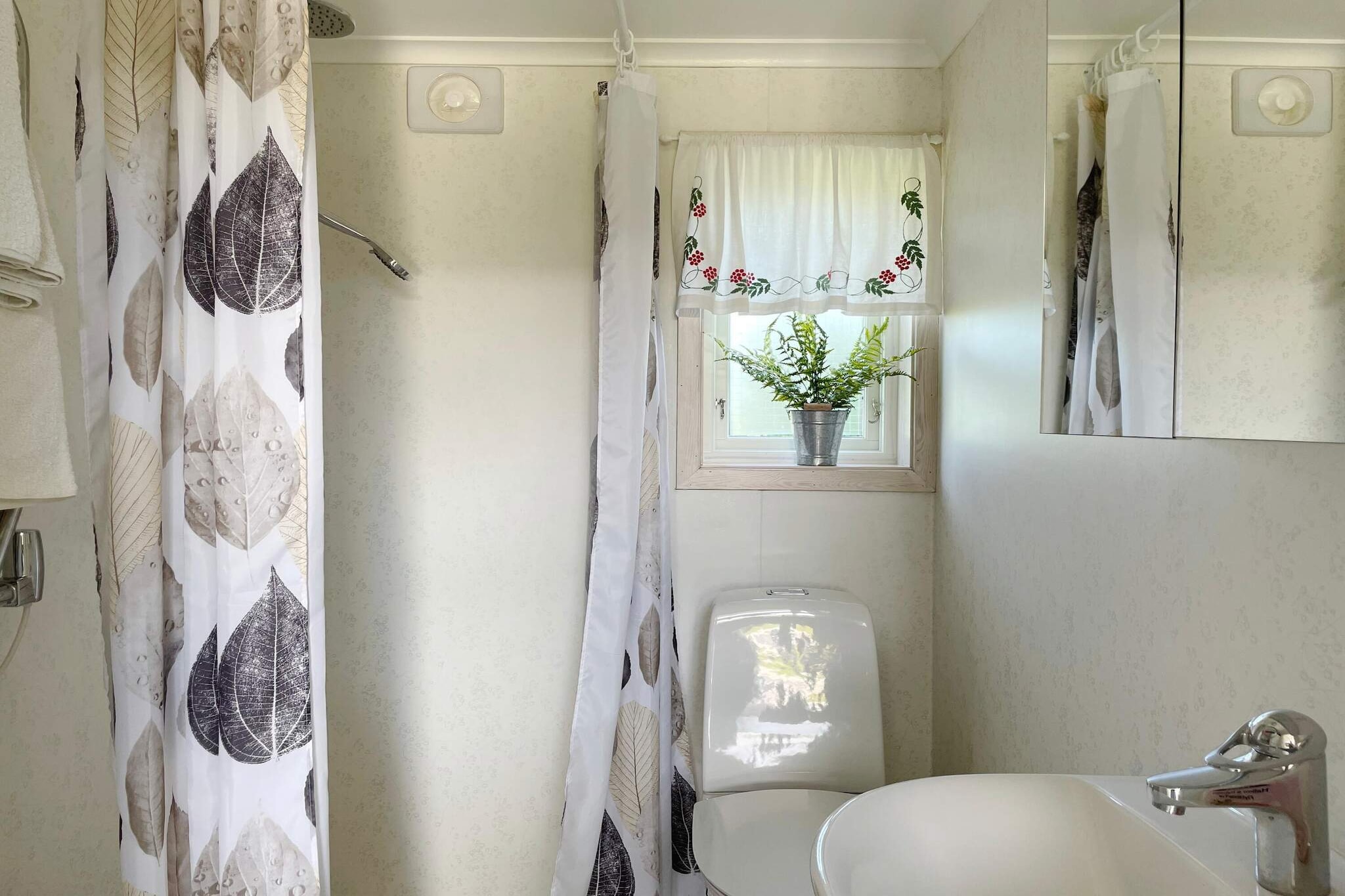 Charmant tuinhuisje in Levide-Binnen