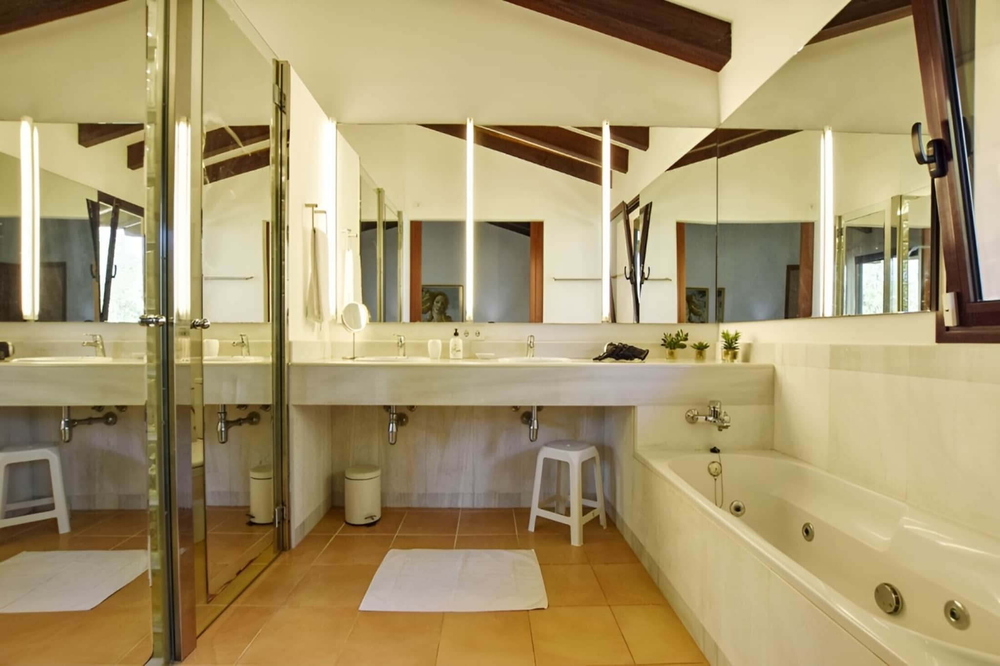 Sa font den Ros-Badezimmer