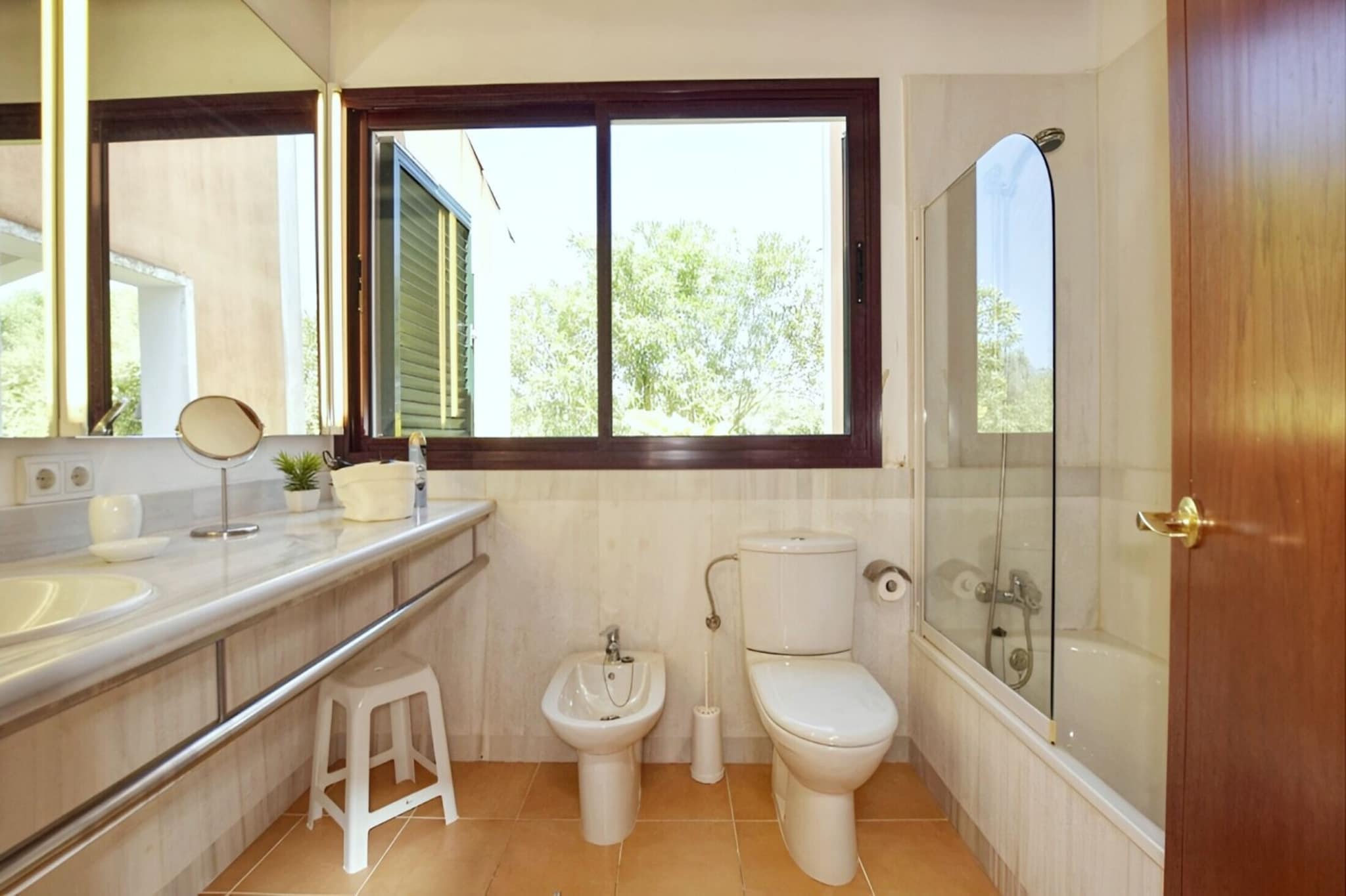Sa font den Ros-Badezimmer