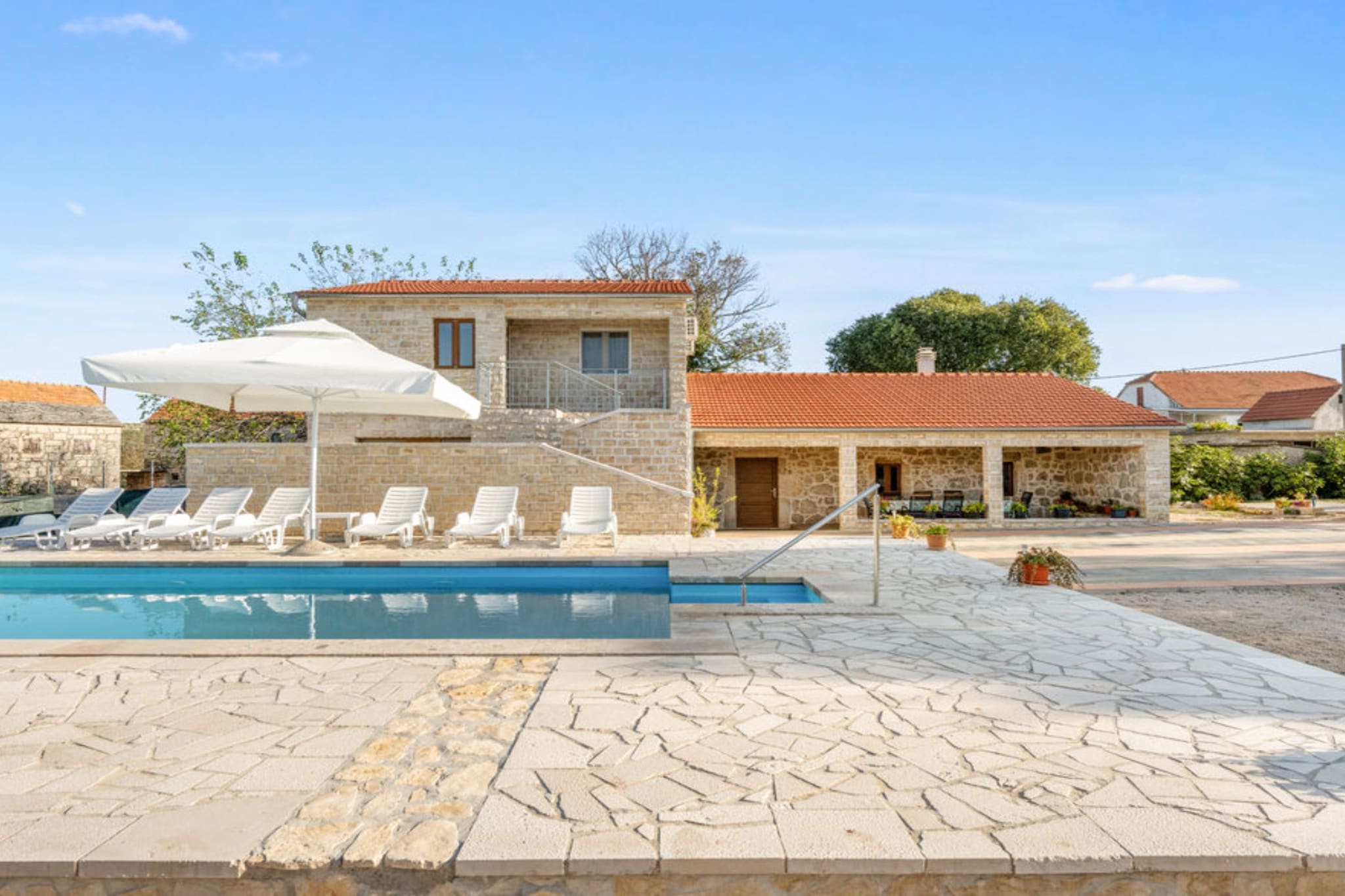 Holiday Home Stari Dvori-Zwembad