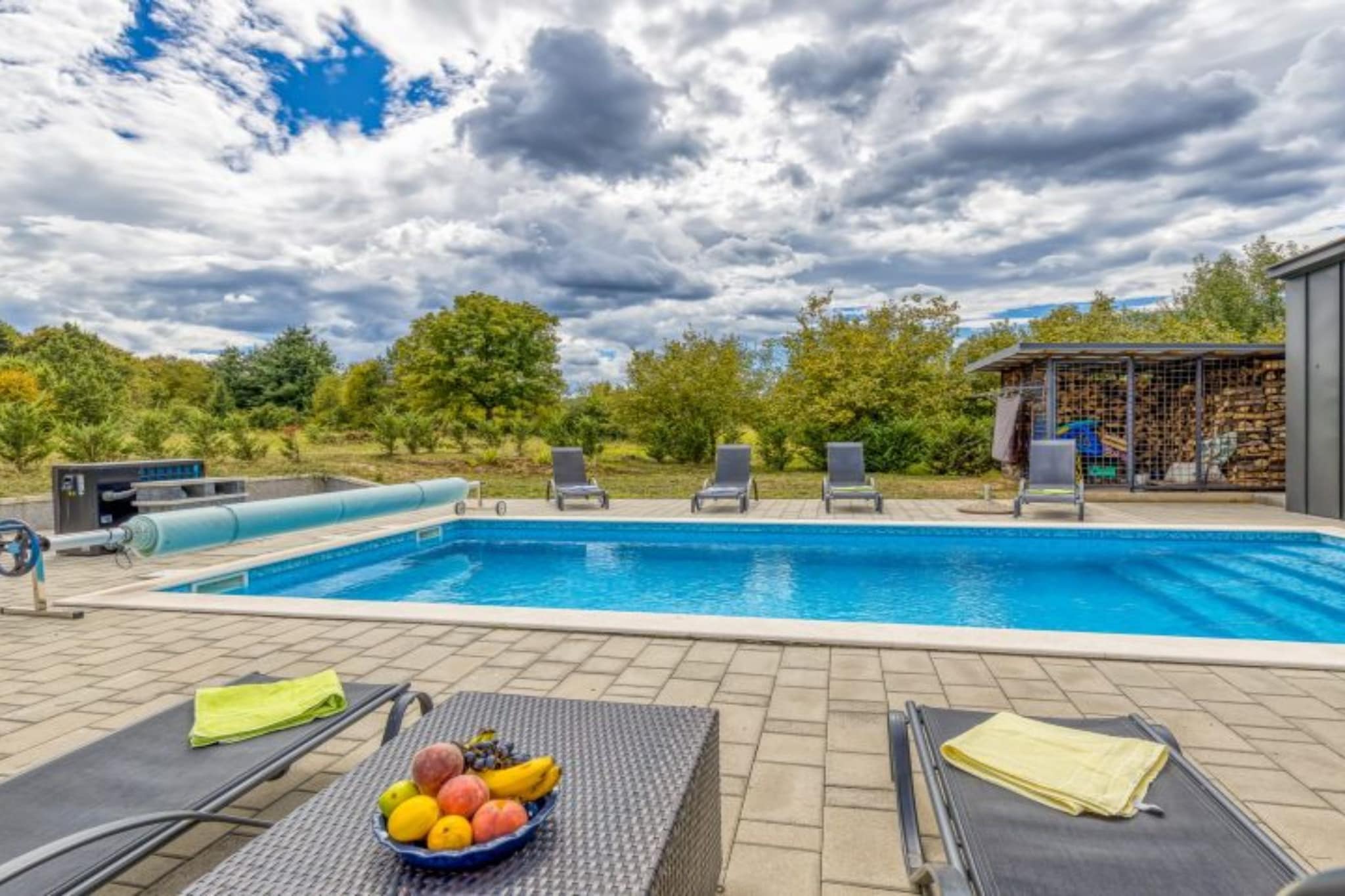 Four Bedroom Holiday House Mali Raj with Pool-Zwembad