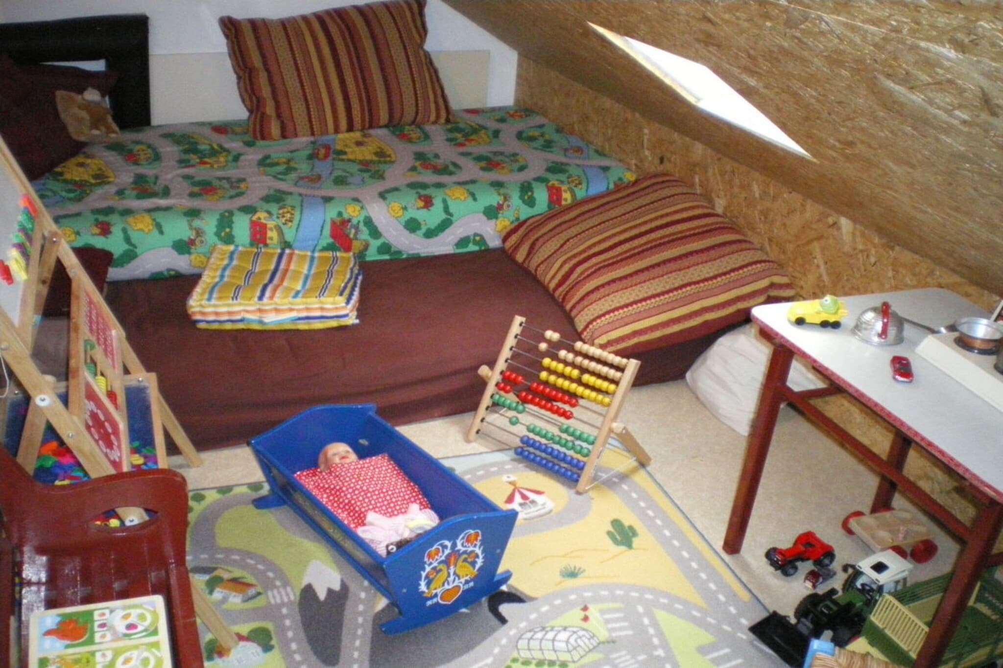 On the 1st floor: (dining room(TV, TV, radio), Kitchen(Egg Cooker, Tea Towels, Kitchenette, stove, electric kettle, toaster, toaster, cooker, coffee machine, oven, microwave, dishwasher, fridge, freezer, freezer), bedroom(Bed Linen, Wardrobe, single bed, double bed), bedroom(Bed Linen, Wardrobe, single bed, double bed), bathroom(Mirror, toilet, shower, washbasin))\n\nFire Alarm, Hot Water, Safe, Vacuum Cleaner, Living room(Armchair, TV, TV), relaxation area(sauna), Internet access, First Aid, tumble dryer, washing machine, heating, terrace(Sun Umbrella, Barbecue center, Beach, grill, garden furniture), garden, garden(Barbecue center, Beach, garden furniture), parking, ironing board, iron, drying cabinet, Laundry Package for a fee