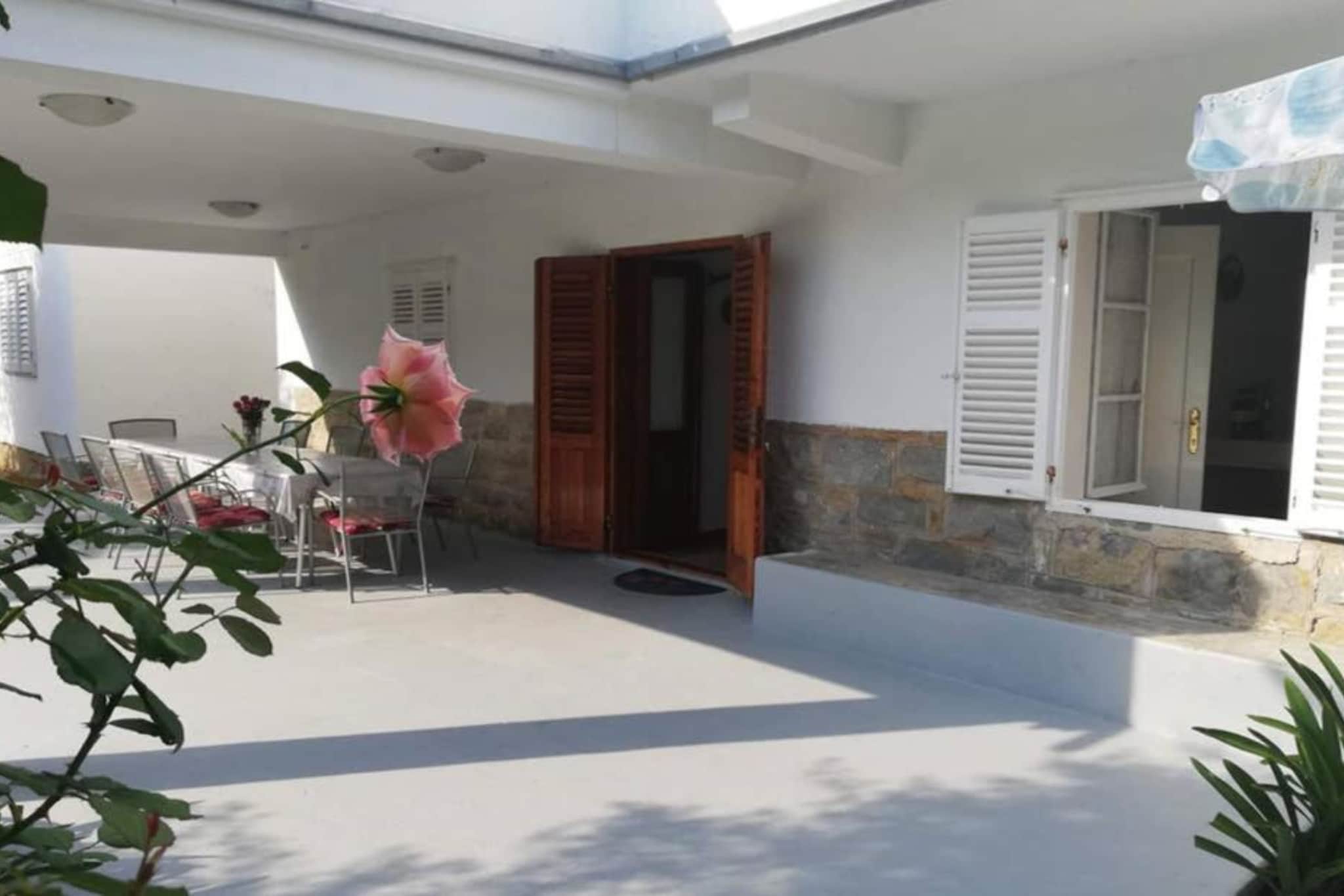 Holiday Home Ribarić - Four Bedroom Holiday Home with Terrace-Buitenlucht