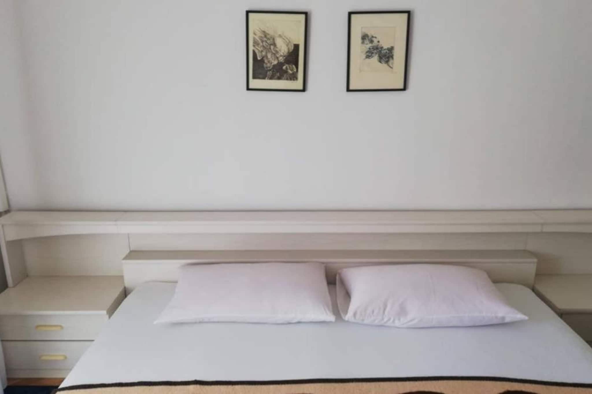 Holiday Home Ribarić - Four Bedroom Holiday Home with Terrace-Slaapkamer