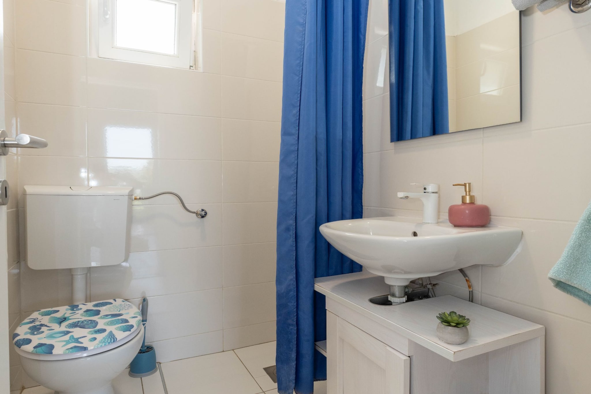 Holiday Home Sanda - Four Bedroom Holiday Home with Terrace-Badkamer
