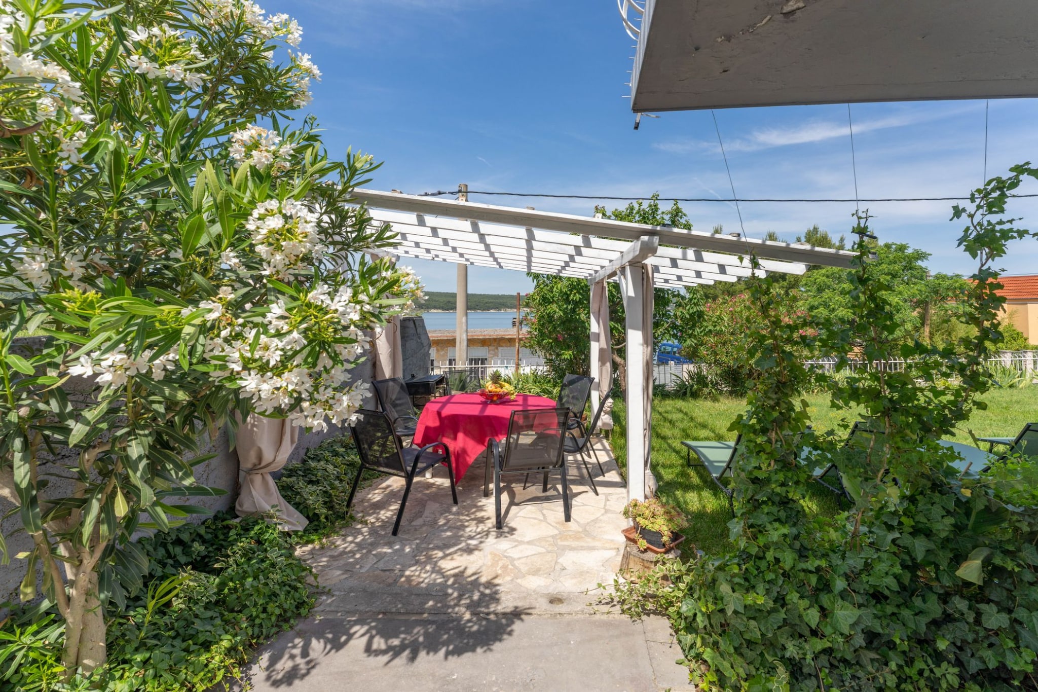 Holiday Home Sanda - Four Bedroom Holiday Home with Terrace-Tuinen zomer