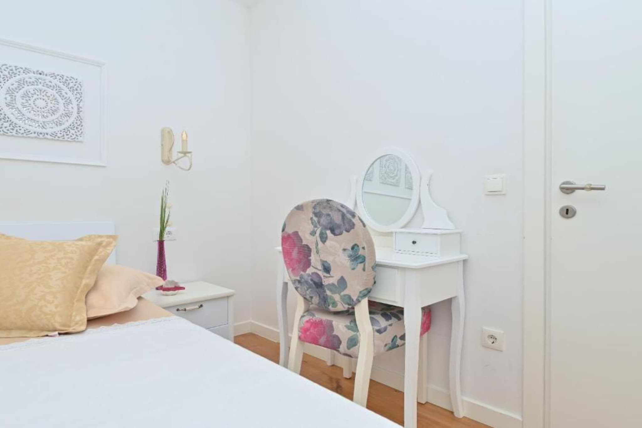 Apartment Hani 2 - Two Bedroom Apartment With Balcony And Sea View-Bedroom
