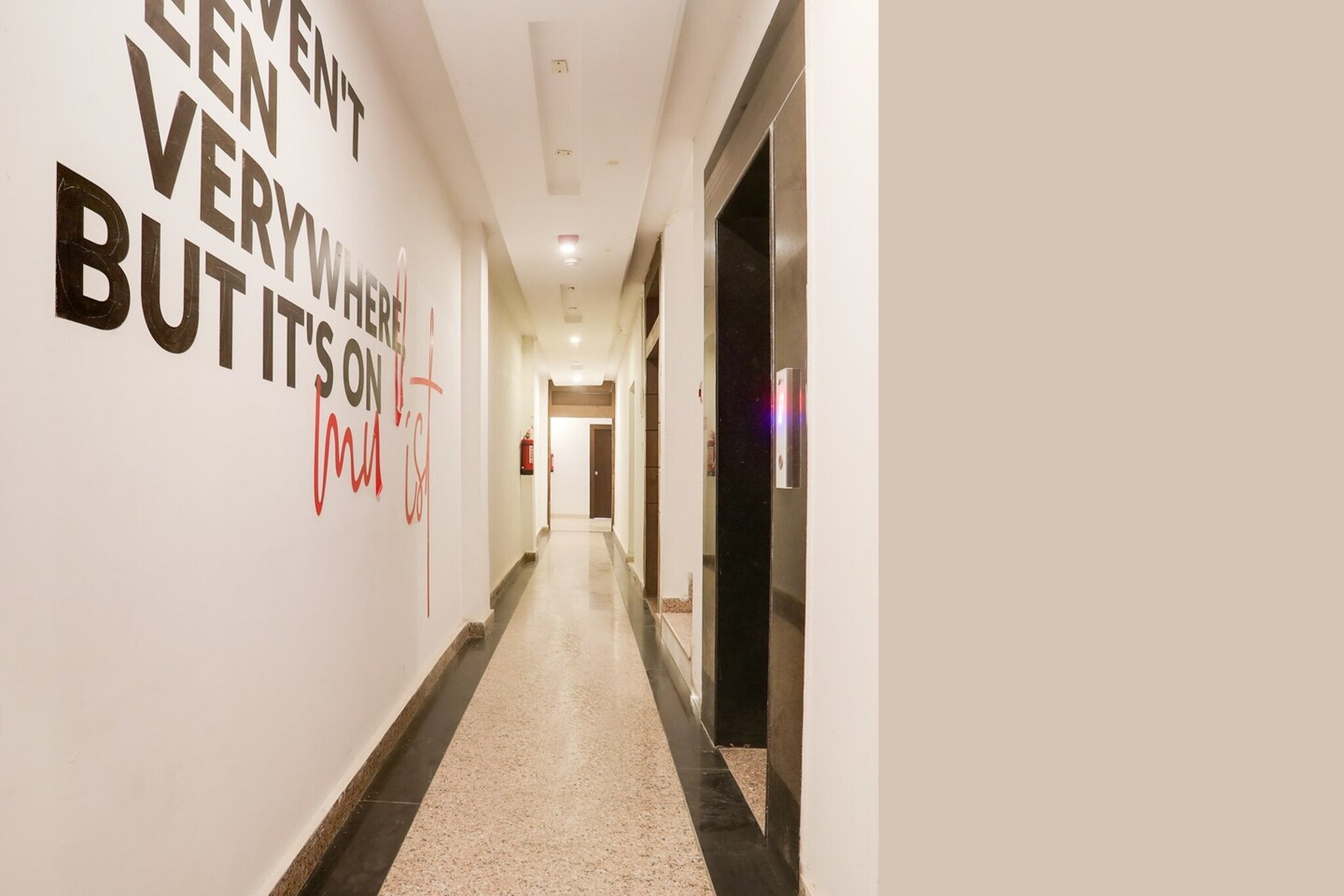 Ground floor: (bedroom(double bed, TV, seating area, air conditioning, Towels incl., Laundry Package incl., telephone), bathroom(bathtub or shower, shower, washbasin, toilet, shampoo, body soap, hot water), Parking, lift)