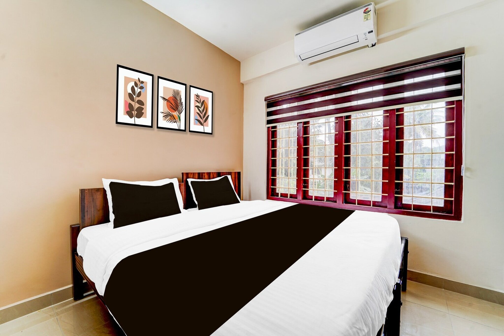 Comfortable Accommodation: Collection O Kottayam Formerly Sap Inn in Kottayam offers a one-bedroom apartment with a bathroom. The property features a kitchenette, work desk, and a seating area.

Essential Facilities: Guests enjoy free WiFi, a lounge, lift, 24-hour front desk, shared kitchen, housekeeping service, family rooms, room service, and luggage storage.

Convenient Location: Located 88 km from Cochin International Airport, the apartment is 7 km from Kottayam Railway Station, 17 km from Ettumanoor Mahadeva Temple, and 19 km from Kumarakom Bird Sanctuary.

Early Check-In Policy: A full day’s room rate will be charged for check-ins before 6:00 AM. Complimentary early check-in is available between 6:00 AM and 10:00 AM, subject to room availability.


Check-in is only available to guests aged 18 and above. Please provide a government-issued ID to confirm your age.
