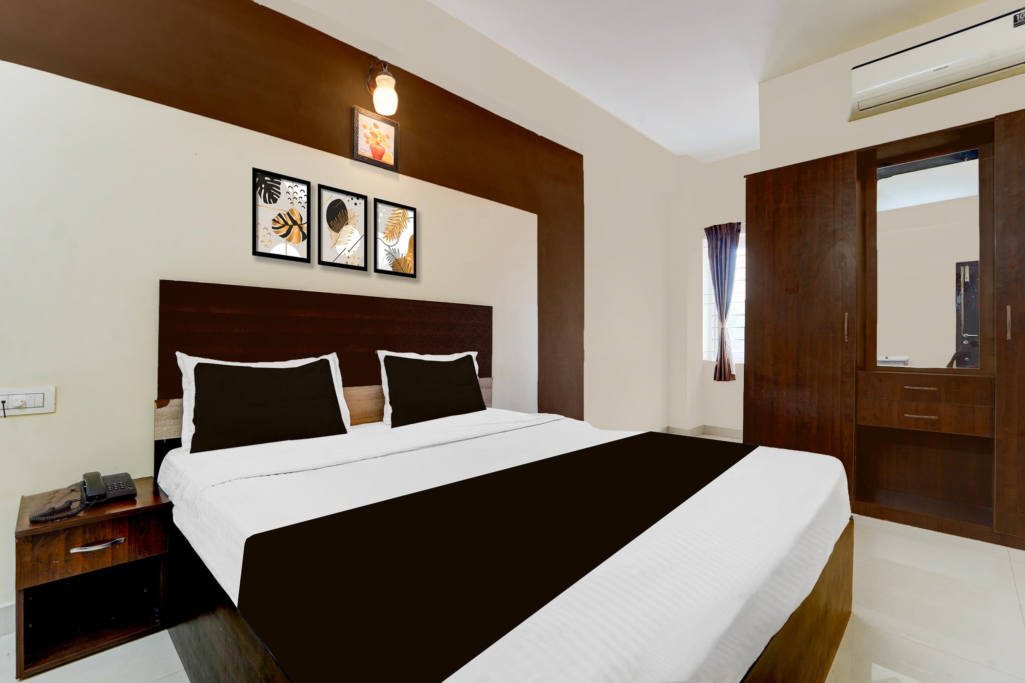 Enjoy a comfortable and hassle-free experience at our thoughtfully designed property. Each room is equipped with modern amenities, cozy bedding, and elegant decor to make you feel right at home. Located conveniently with easy access to public transport and major attractions, it's perfect for both business and leisure travelers. Cleanliness and guest comfort are our top priorities, and our team is available 24/7 to assist you throughout your stay.
Early Check-In Policy: A full day’s room rate will be charged for check-ins before 6:00 AM. Complimentary early check-in is available between 6:00 AM and 10:00 AM, subject to room availability.
Unmarried couples are warmly welcome at this property.
We’re sorry, but guests with local ID proof are not welcome at this property.
Check-in is only available to guests aged 18 and above. Please provide a government-issued ID to confirm your age.