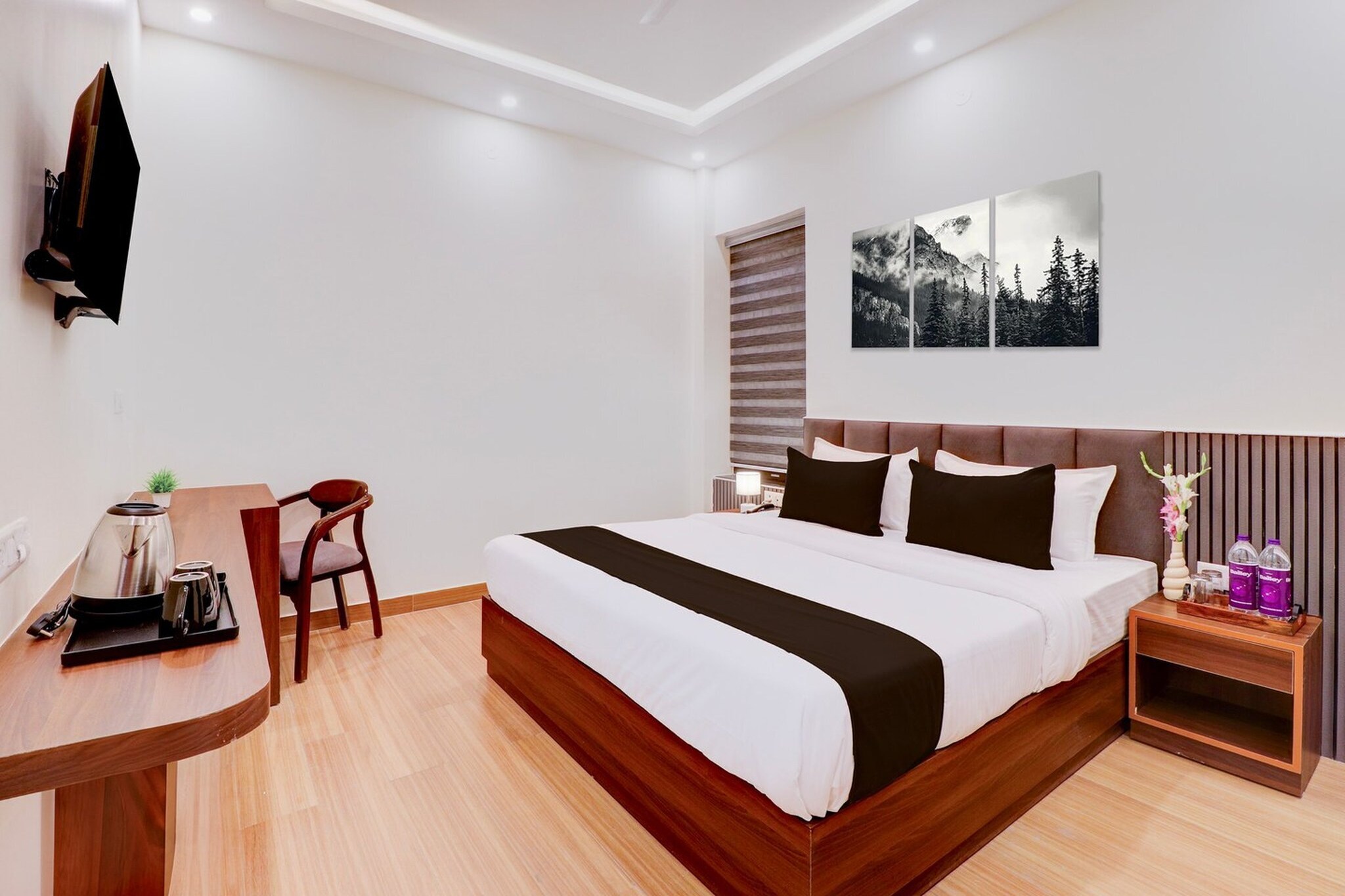 Townhouse Oak FRI Dehradun Hotel EL Portrait